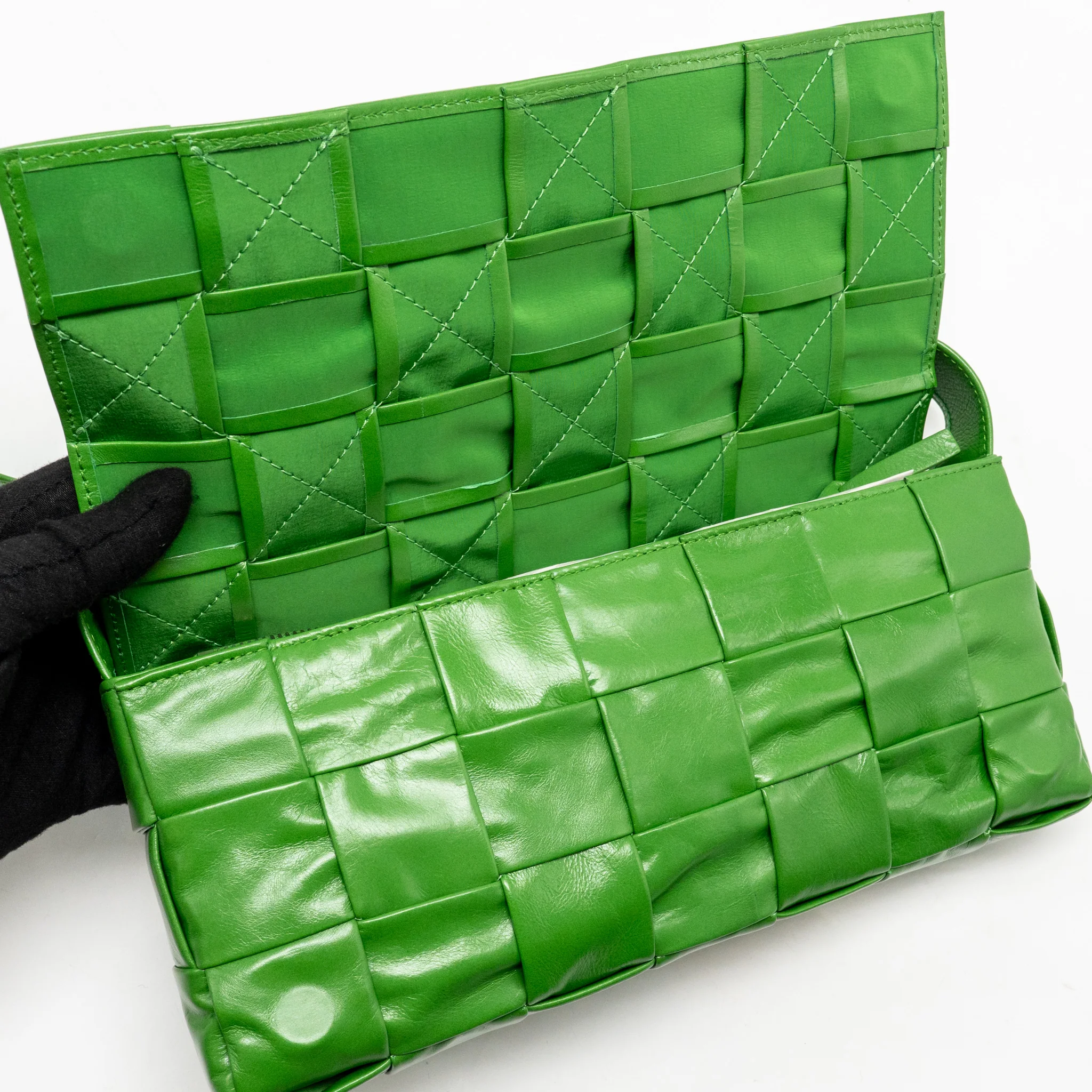 Bottega Veneta Padded Cassette Messenger Bag Creased Leather Green SHW - Image 11