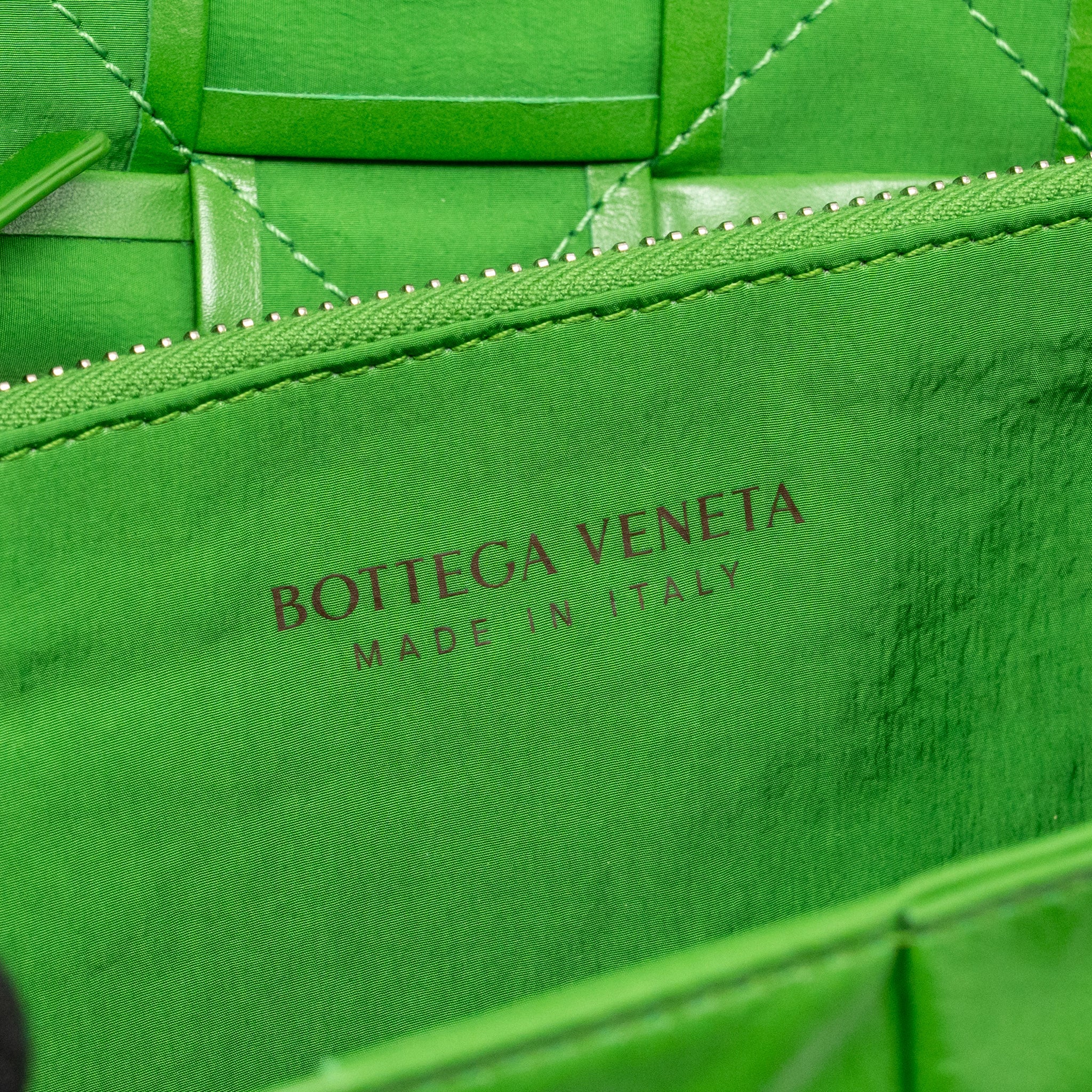 Bottega Veneta Padded Cassette Messenger Bag Creased Leather Green SHW - Image 14
