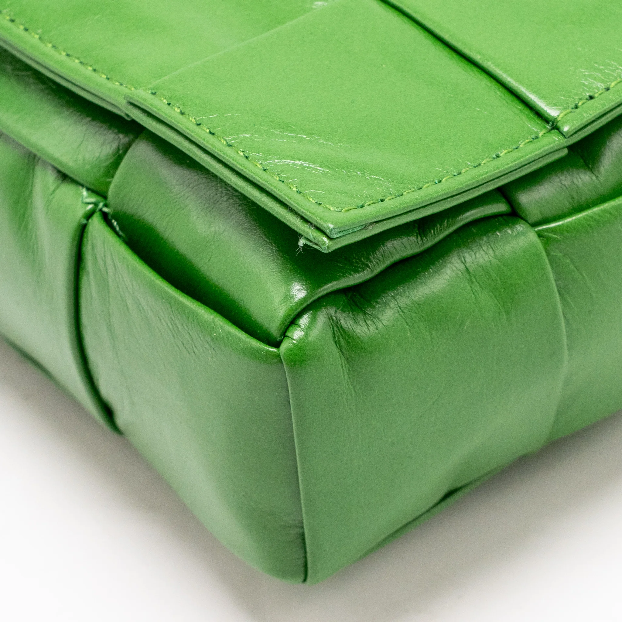 Bottega Veneta Padded Cassette Messenger Bag Creased Leather Green SHW - Image 7