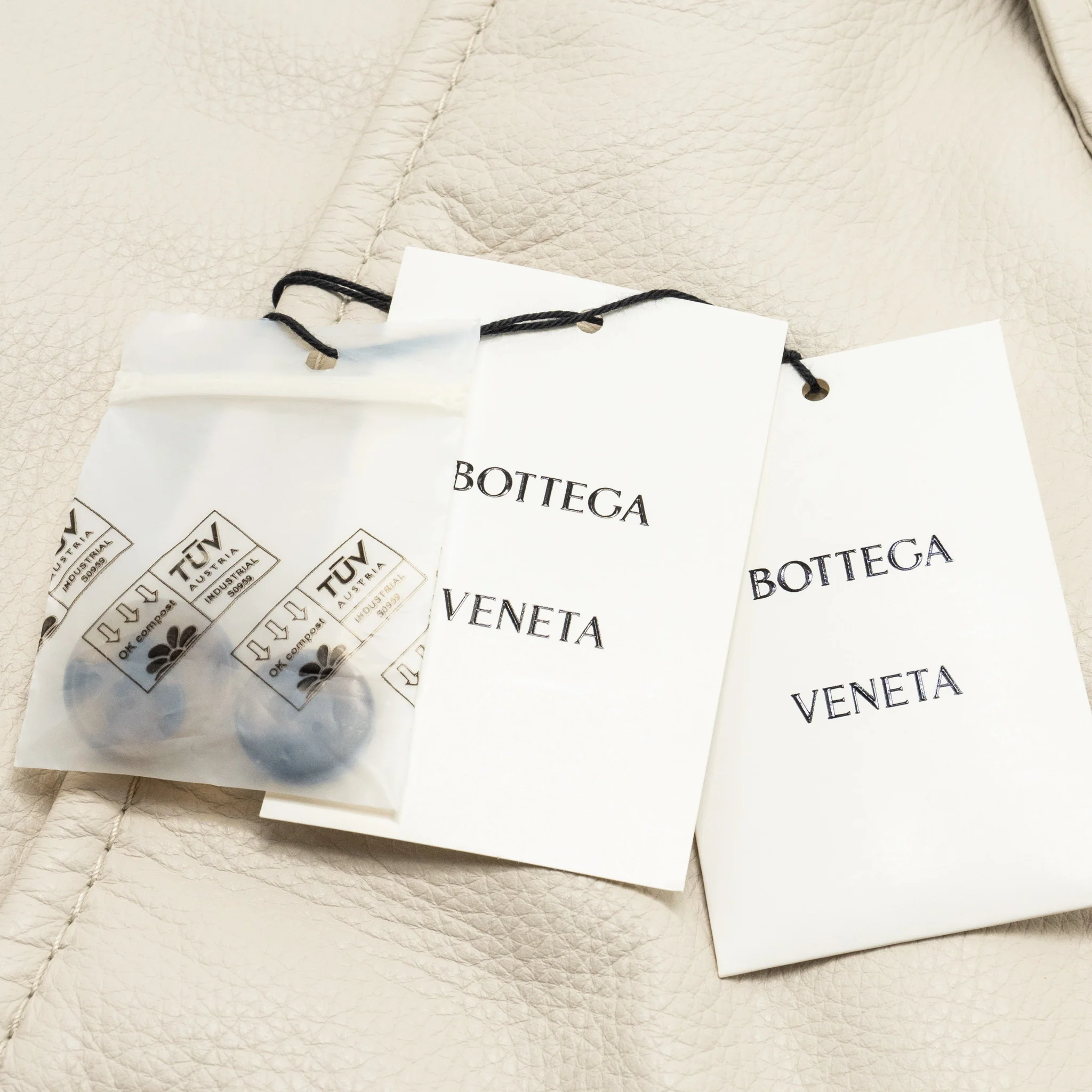 BOTTEGA VENETA Size 44 Long Coat Genuine Leather/Cotton White - Image 8