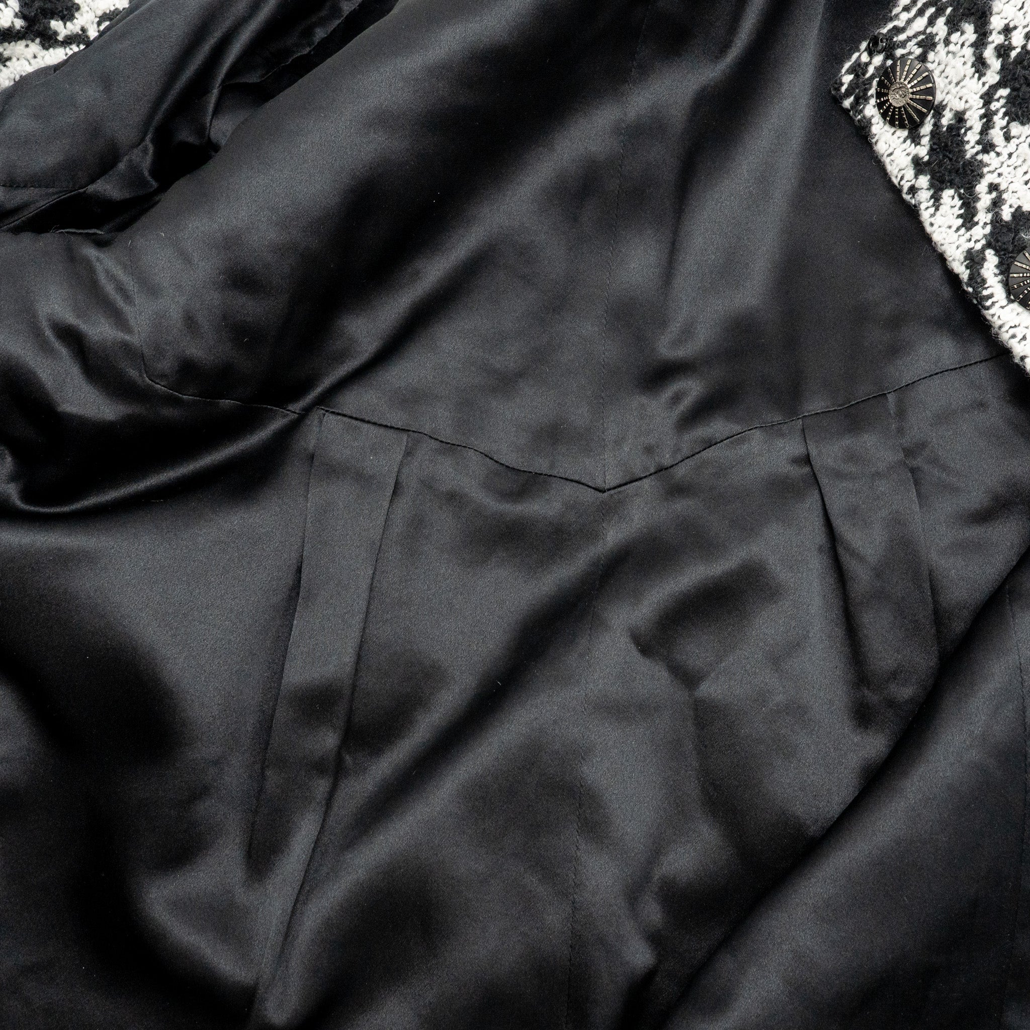 Chanel 16B Size 38 Houndstooth Tweed Coat Acrylic/Wool/Nylon/Polyester Black/Ecru - Image 5