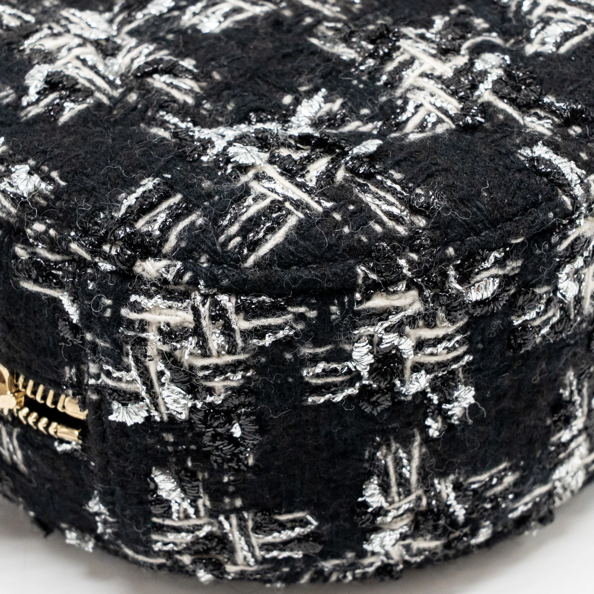 Chanel 19 round clutch with chain tweed multicolour GHW - Image 9