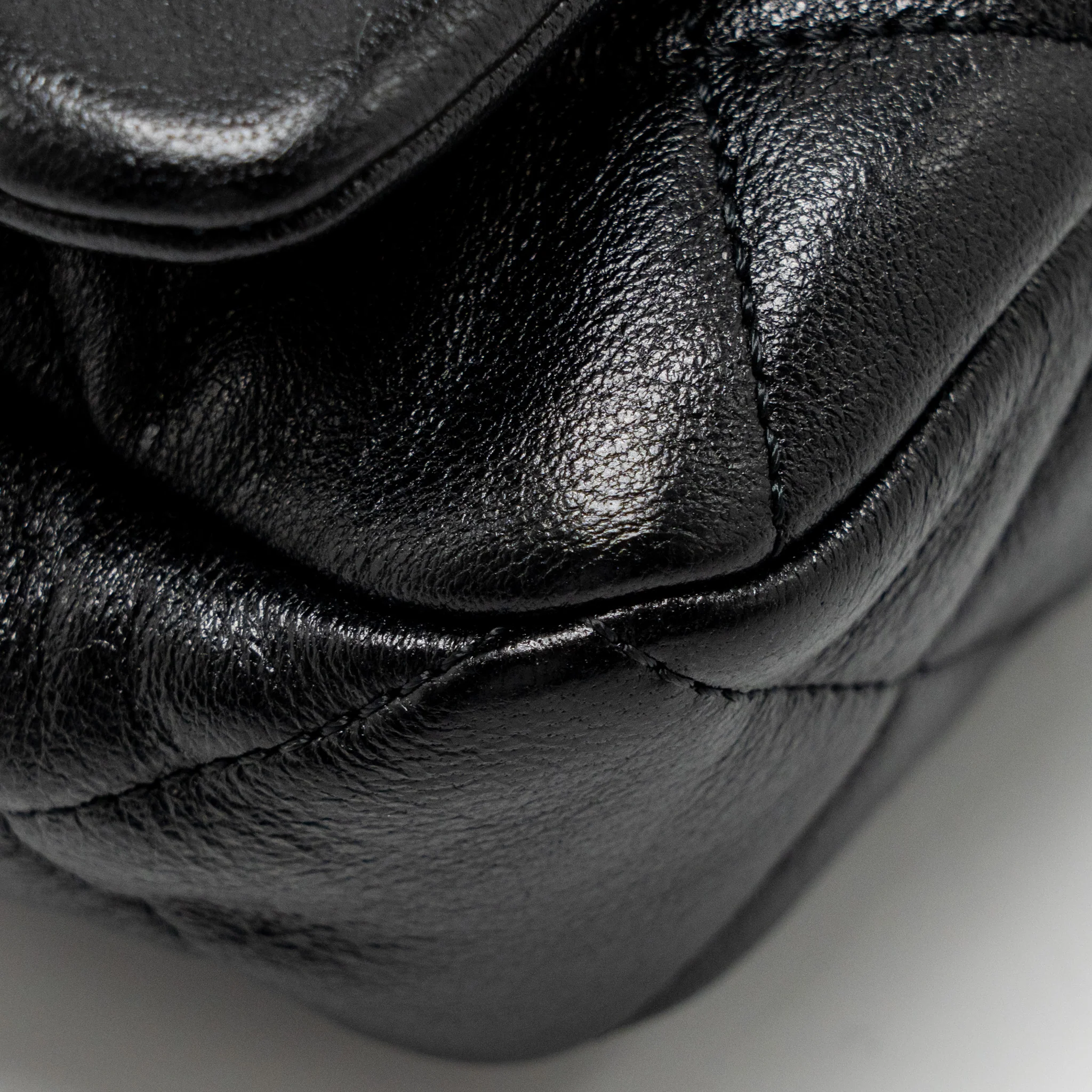 Chanel 19 Waist Bag Goatskin Black Multicolour Hardware - Image 9