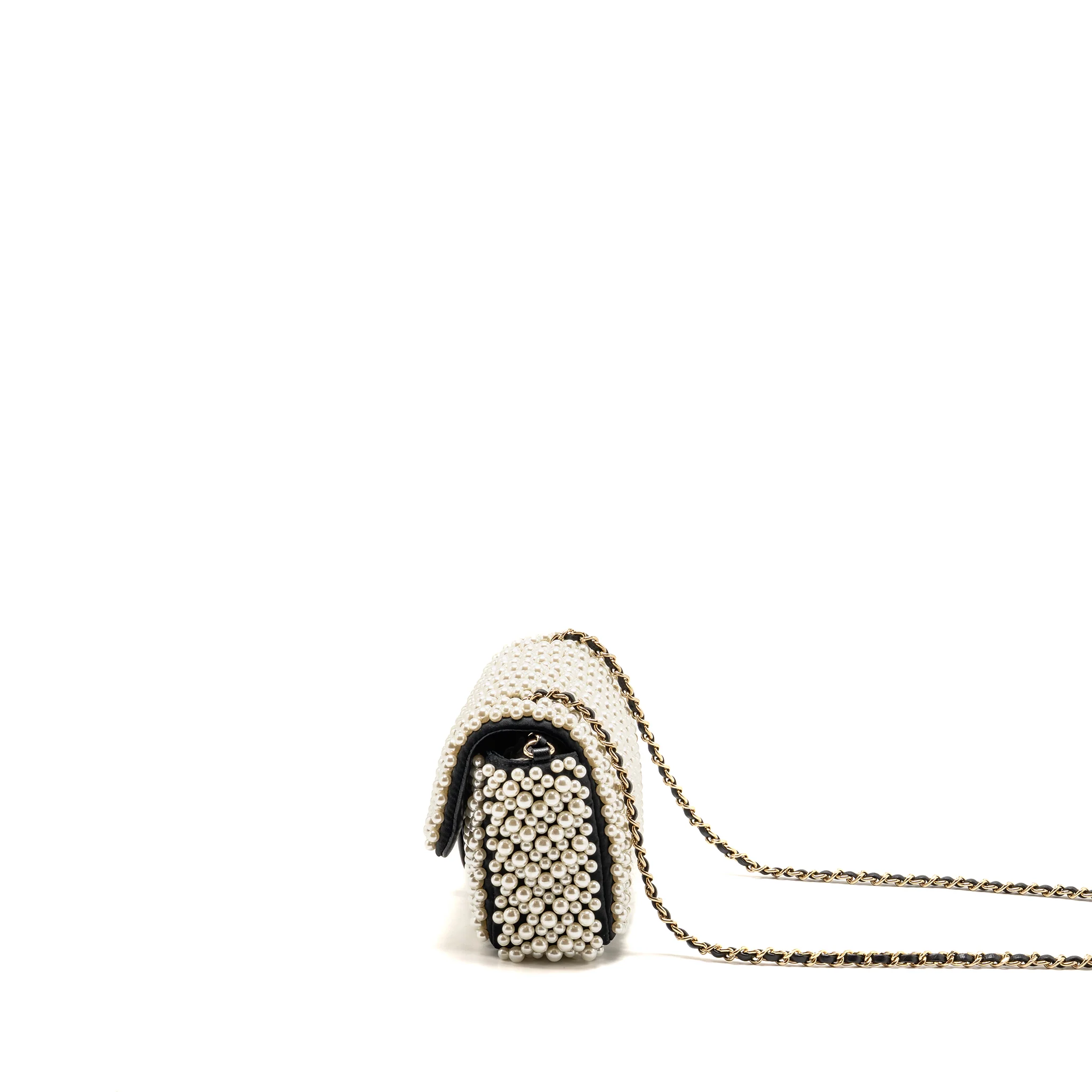 Chanel 19S pearl flap mini rectangular flap bag satin/ lambskin black LGHW - Image 4