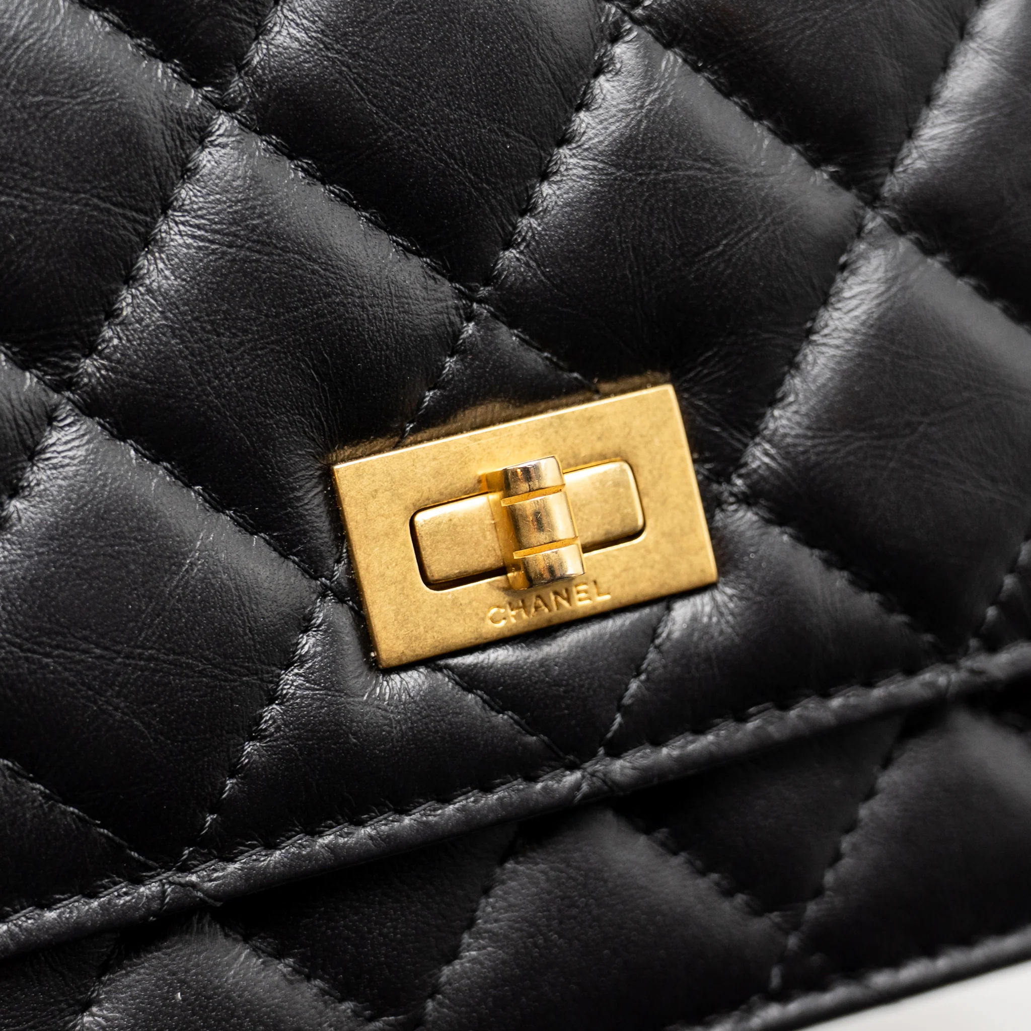 Chanel 2.55 Reissue Wallet on Chain Aged Calfskin Black GHW (Microchip) - Image 13
