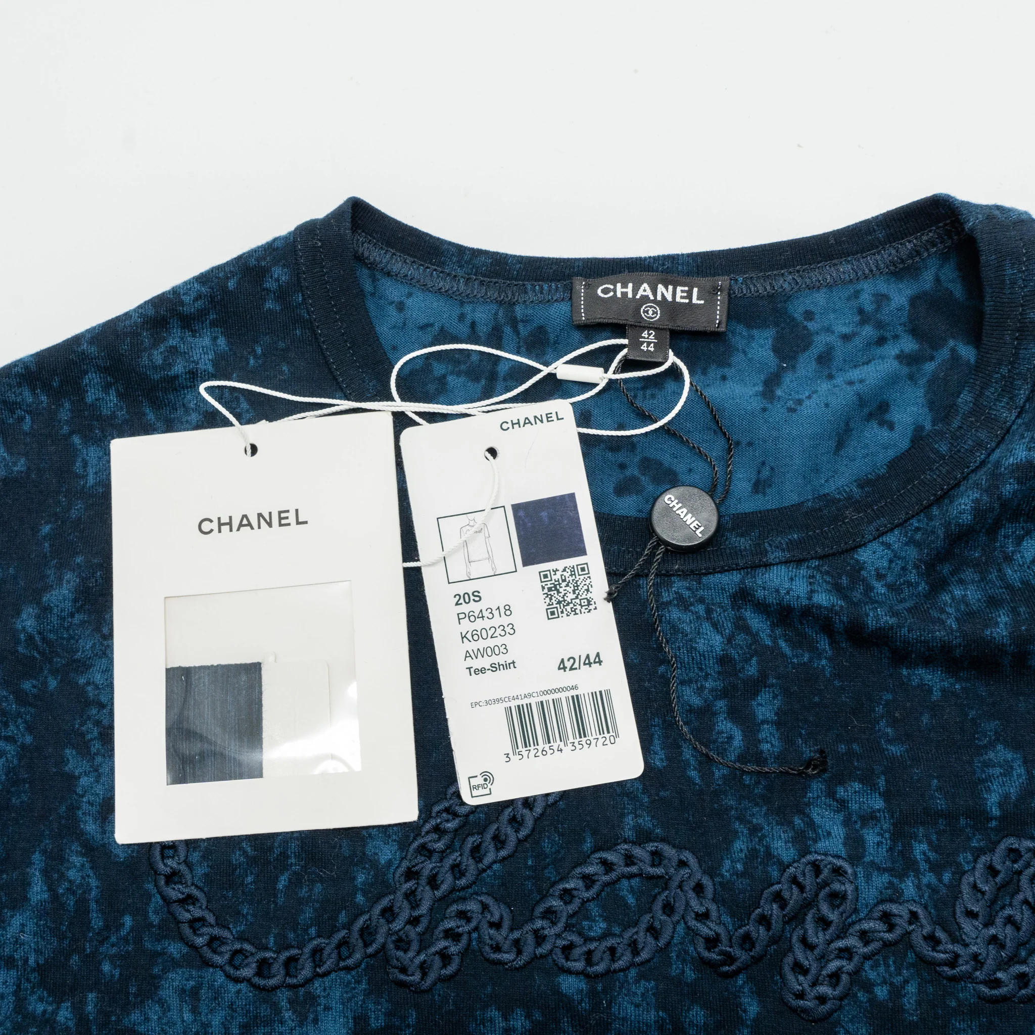 Chanel Size 42/44 20S Signature Logo with Crystal CC Logo Plaque T-shirt Cotton Navy Blue - Image 6