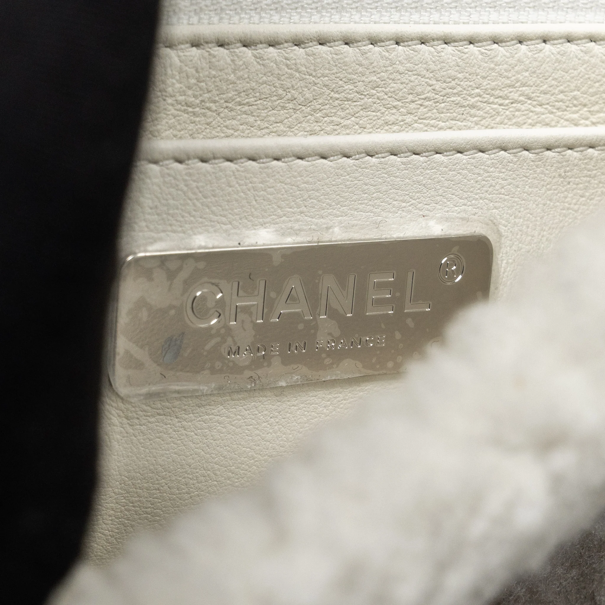 Chanel 22A Fluffy camellia flap bag shearling white SHW (microchip) - Image 18