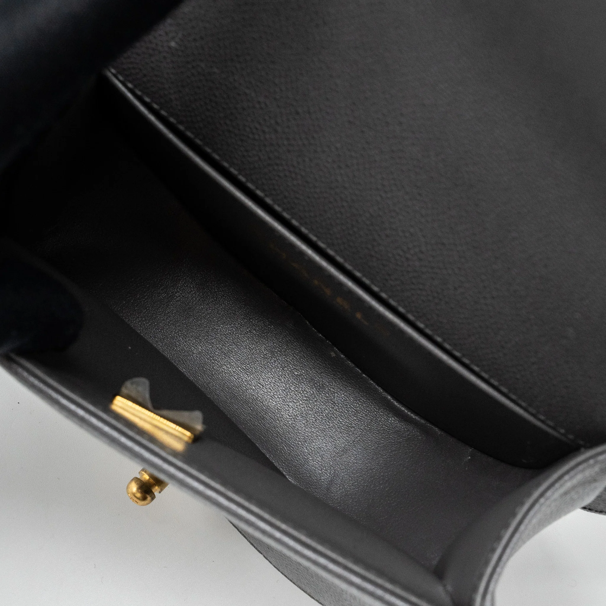 Chanel 22A Round Boy Messenger Bag Caviar Grey GHW(Microchip) - Image 14