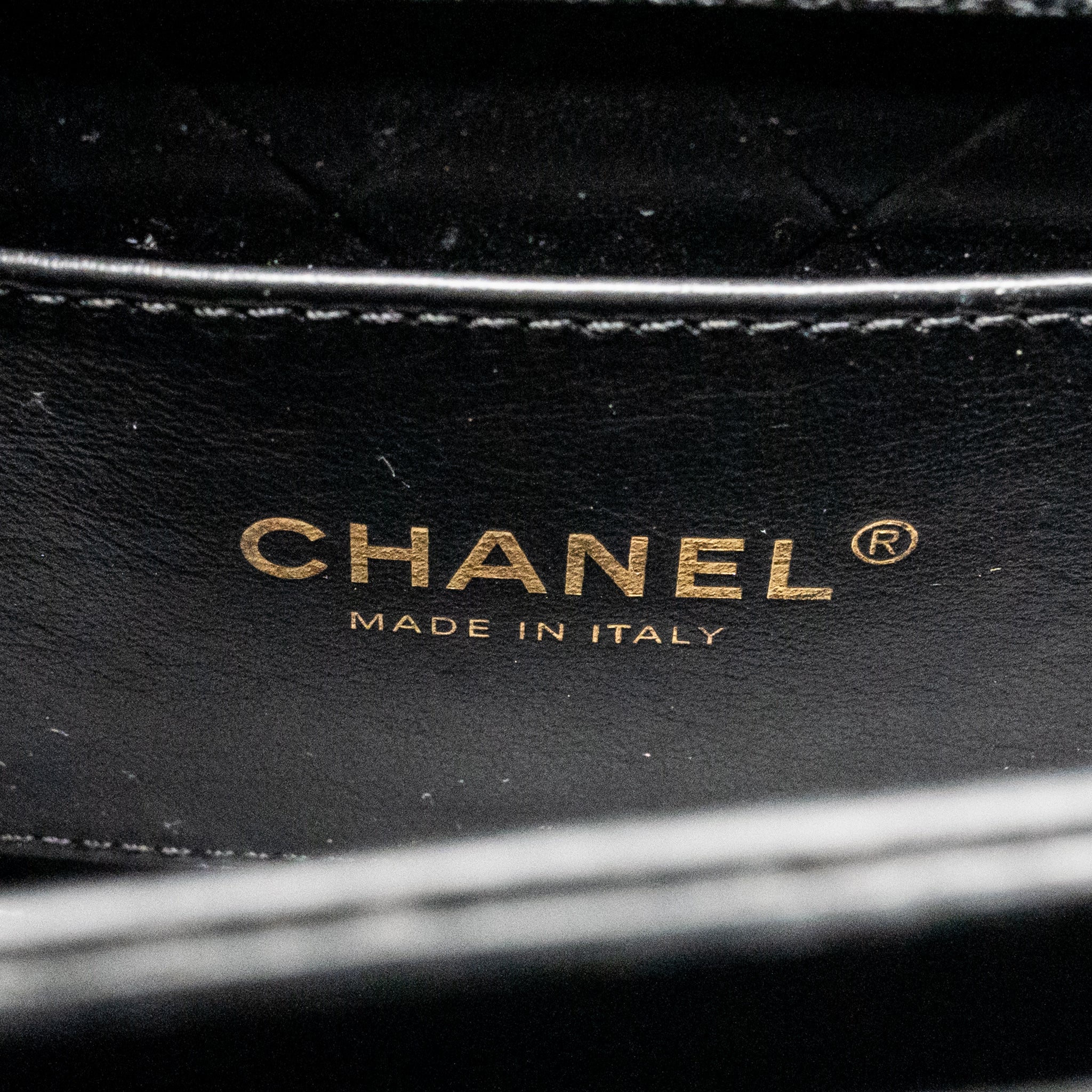 Chanel 22B Round Messenger Bag Grained Calfskin Black GHW (Microchip) - Image 17