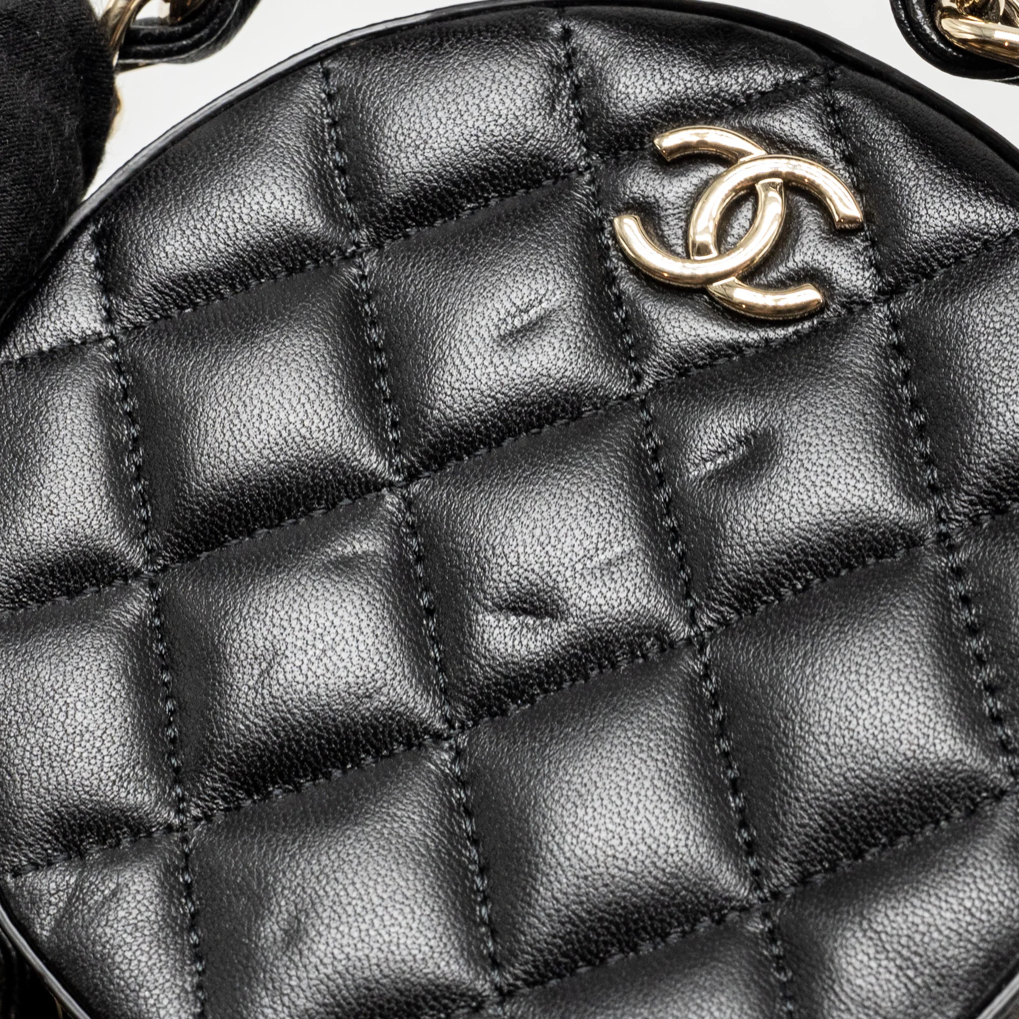 Chanel 22C Round Clutch with Chain Lambskin Black LGHW - Image 12