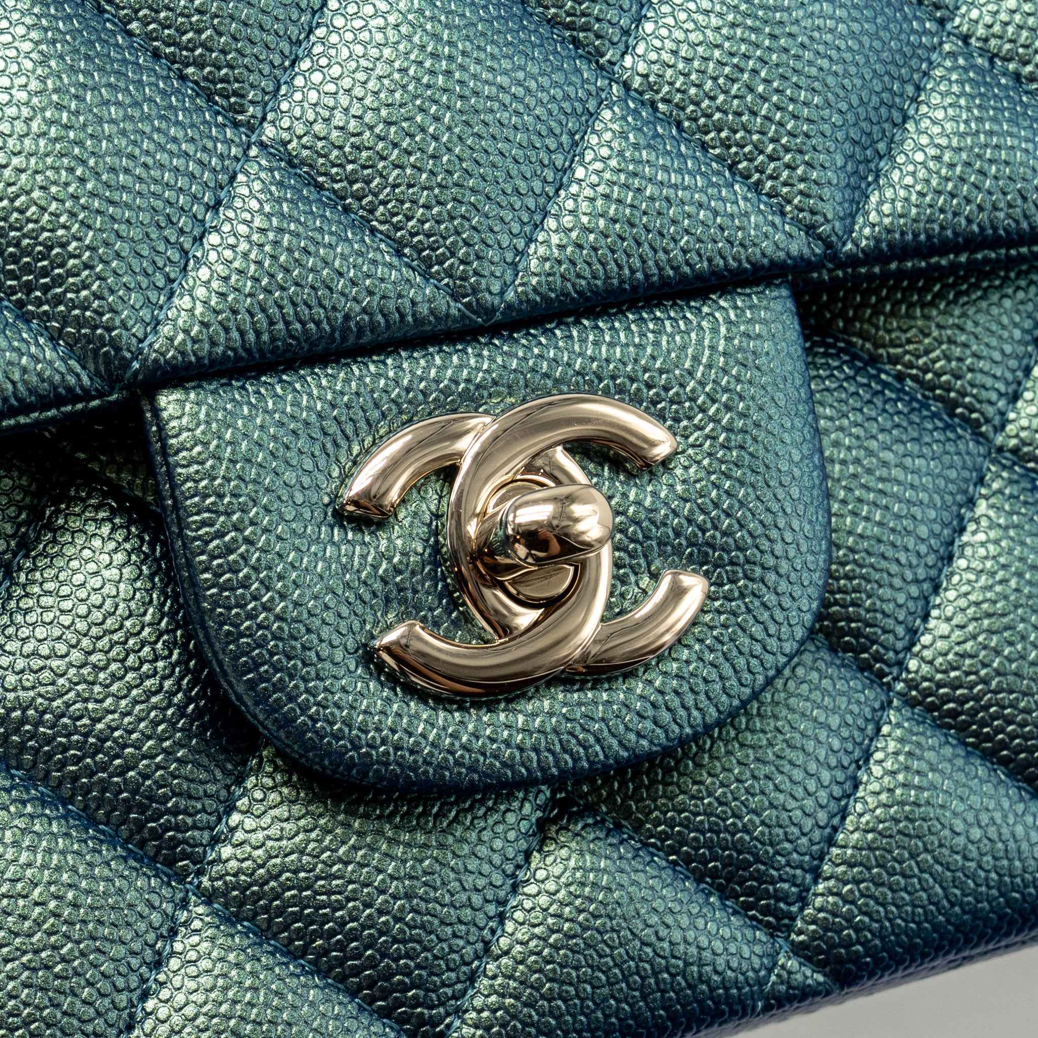 Chanel 22P Medium Classic Double Flap Bag Caviar IRIDESCENT Green LGHW (Microchip) - Image 13