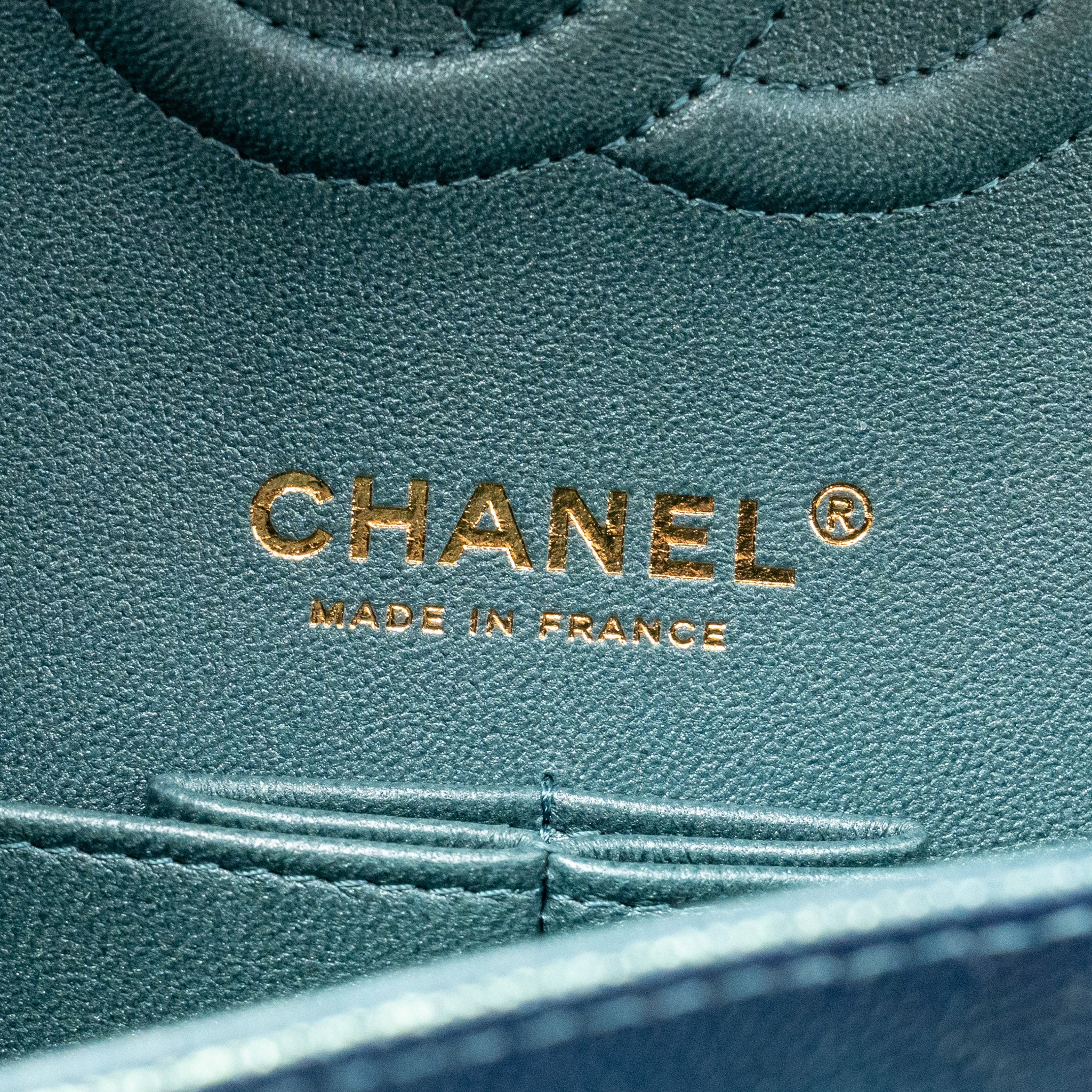 Chanel 22P Medium Classic Double Flap Bag Caviar IRIDESCENT Green LGHW (Microchip) - Image 17