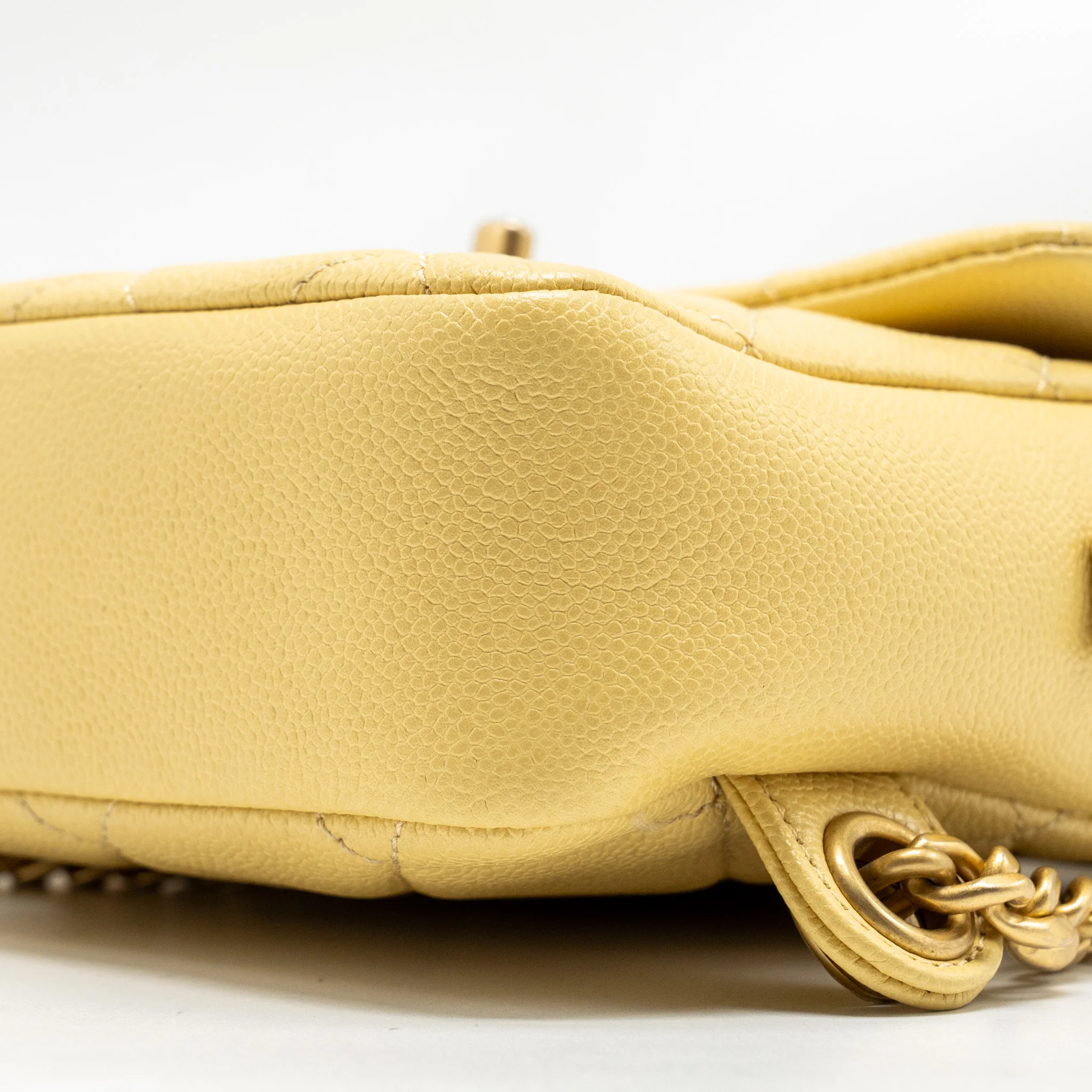 Chanel 22P quilted flap backpack caviar light yellow GHW (Microchip) - Image 7
