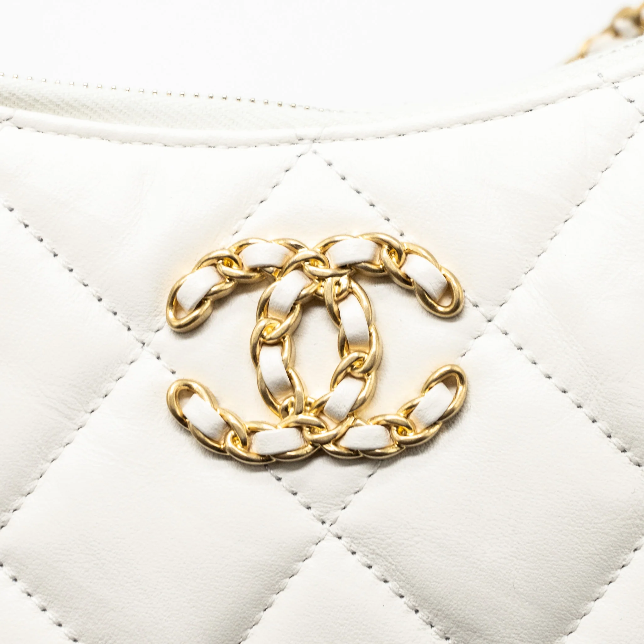 Chanel 23k Hobo Bag Calfskin White GHW (microchip) - Image 8
