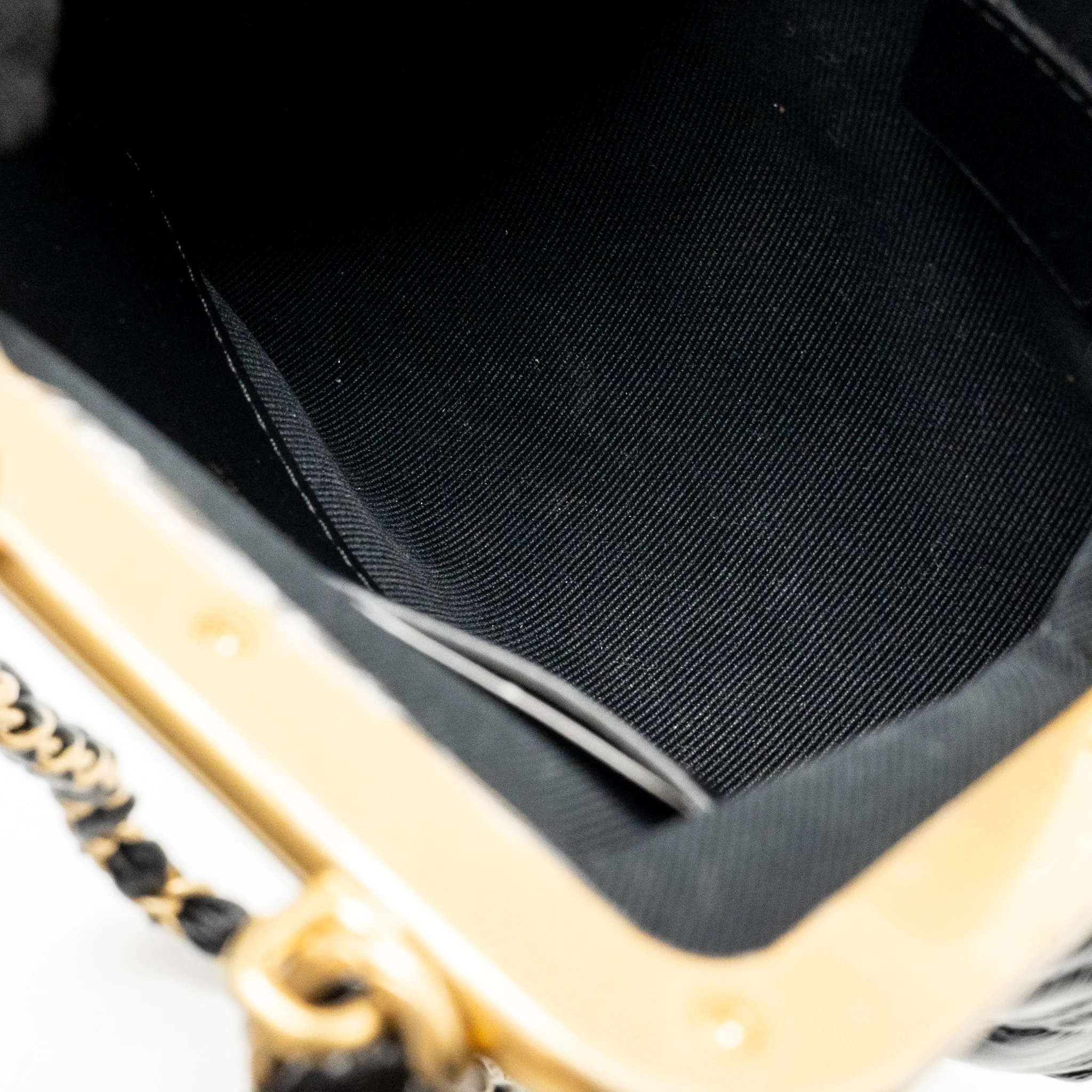 Chanel 24A bow knot clutch with chain patent crumpled lambskin / shiny lambskin black / pink GHW (microchip) - Image 15