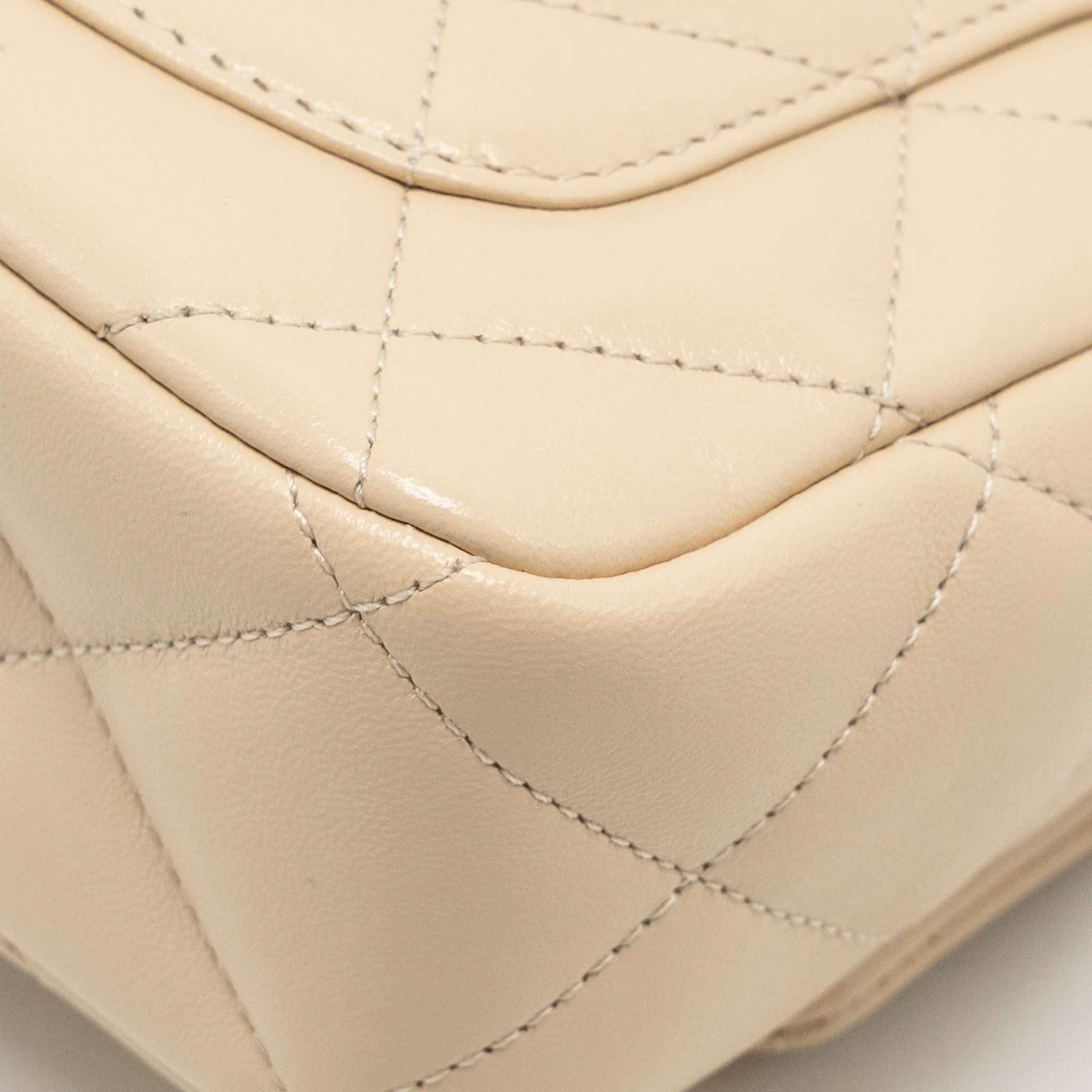 Chanel 25c Coco Love Adjustable Chain Shiny Lambskin Beige GHW (microchip) - Image 10