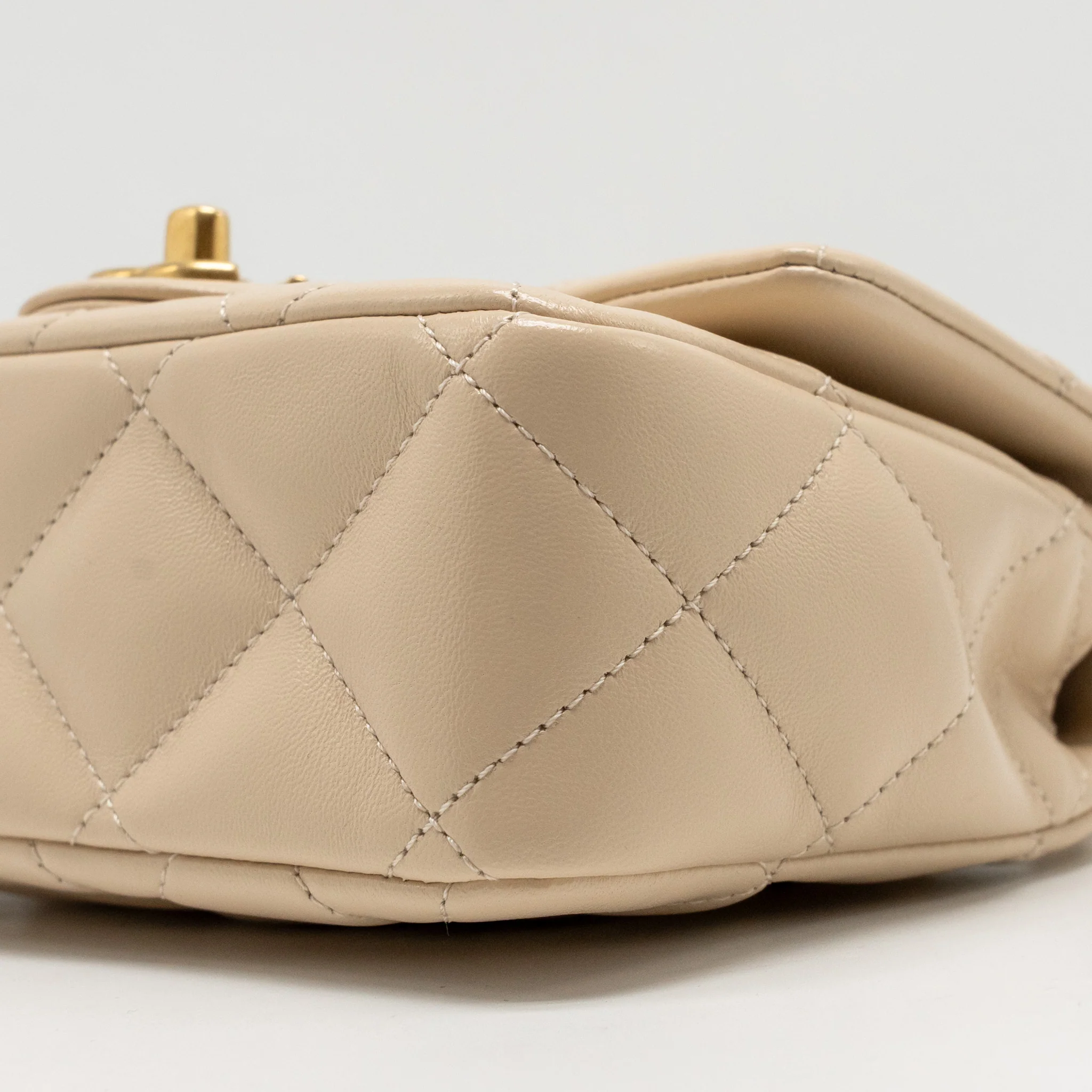Chanel 25c Coco Love Adjustable Chain Shiny Lambskin Beige GHW (microchip) - Image 7