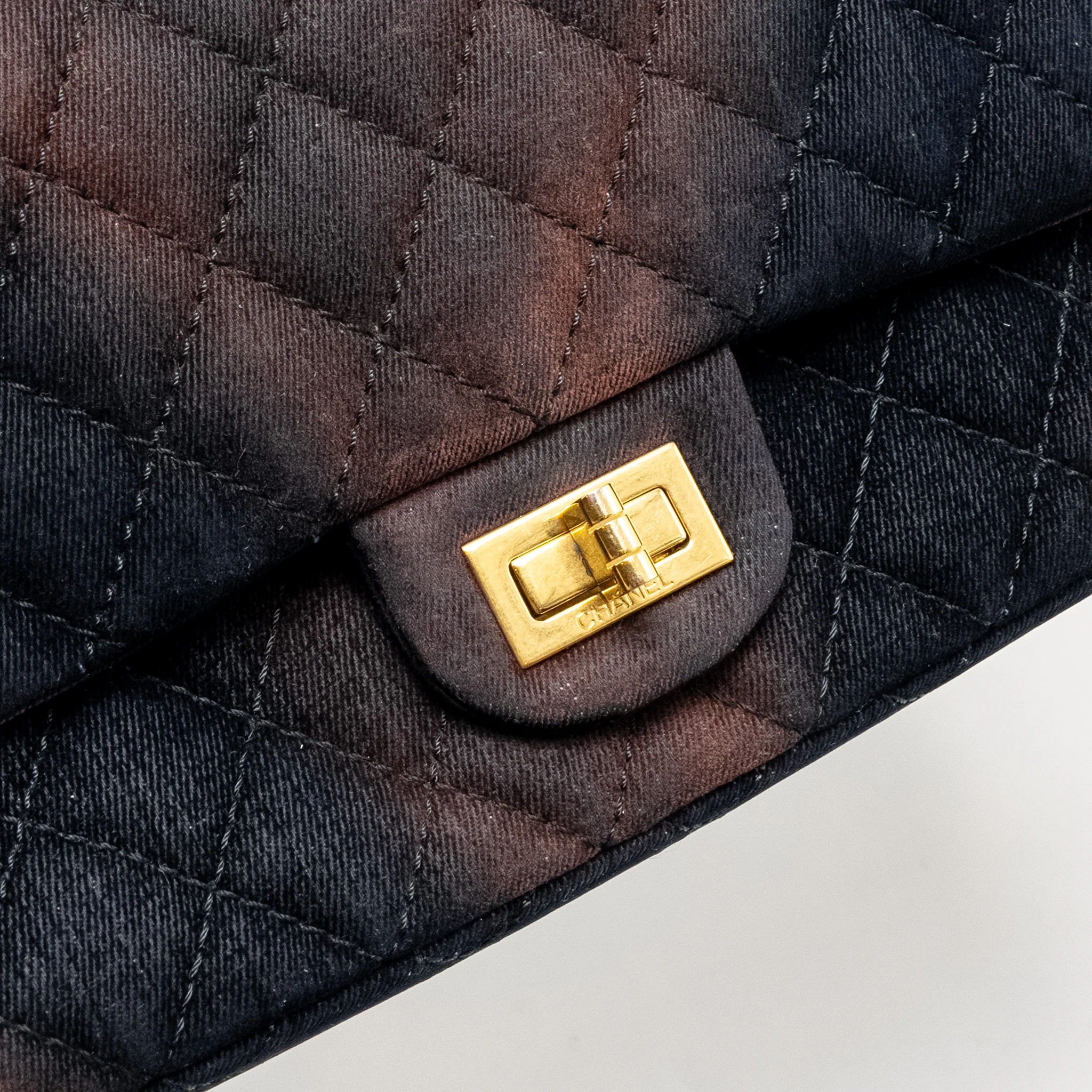 Chanel Small 2.55 Reissue Flap Bag Ombre Velvet Multicolour GHW - Image 12