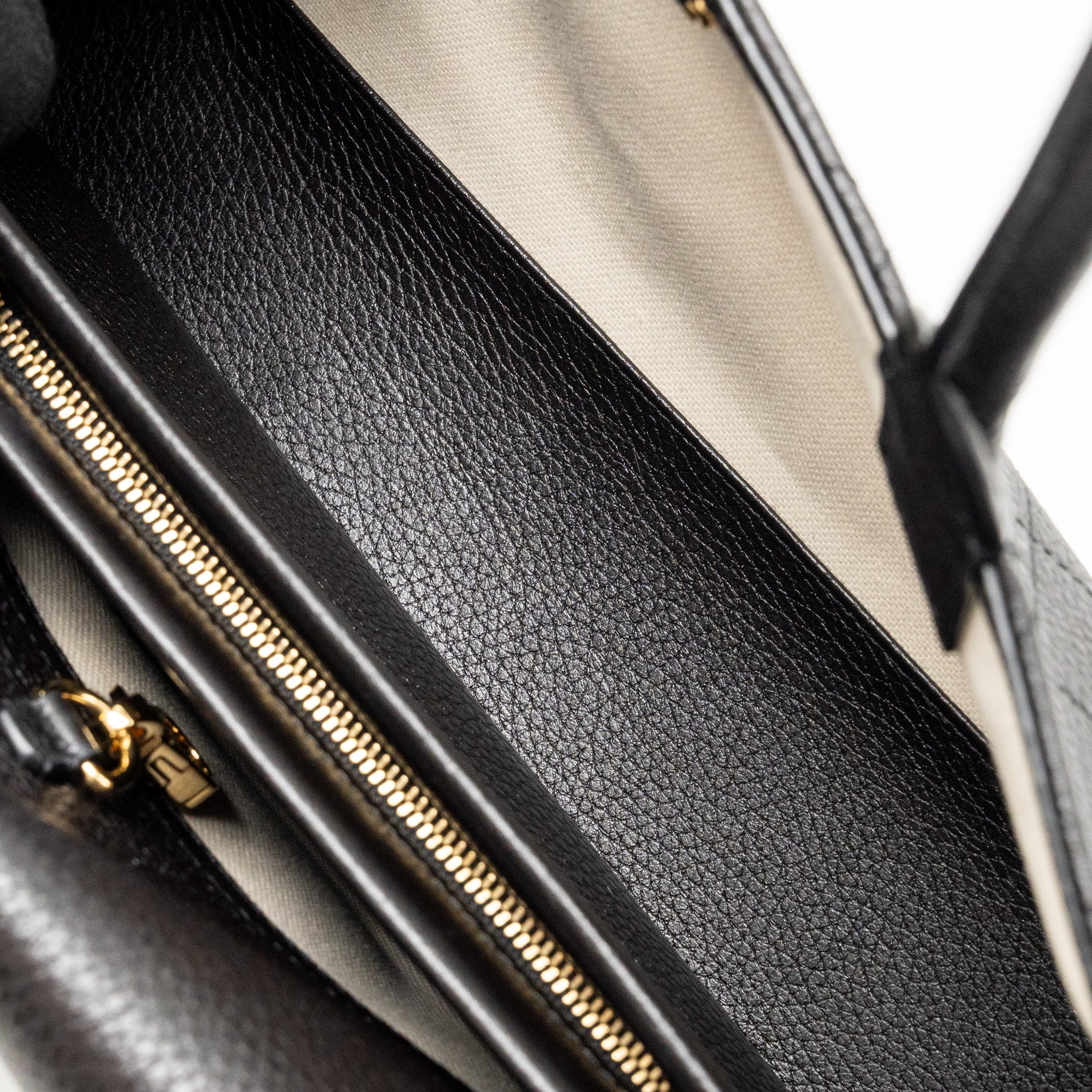 Chanel 26S Small Tote Grained Calfskin Black GHW (Microchip) - Image 15