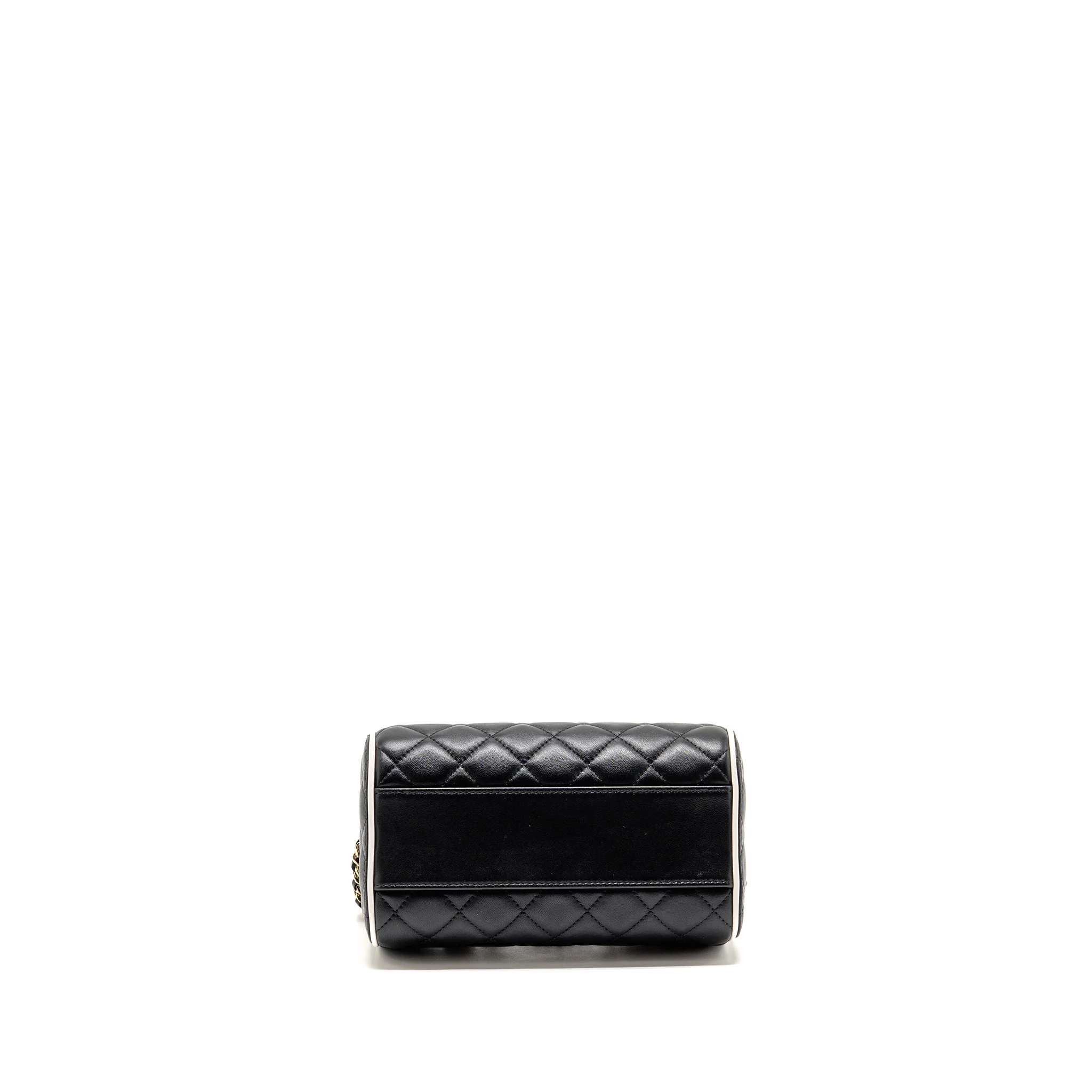 Chanel 25P Quilted Bowling Bag Lambskin Black/White LGHW (Microchip) - Image 6