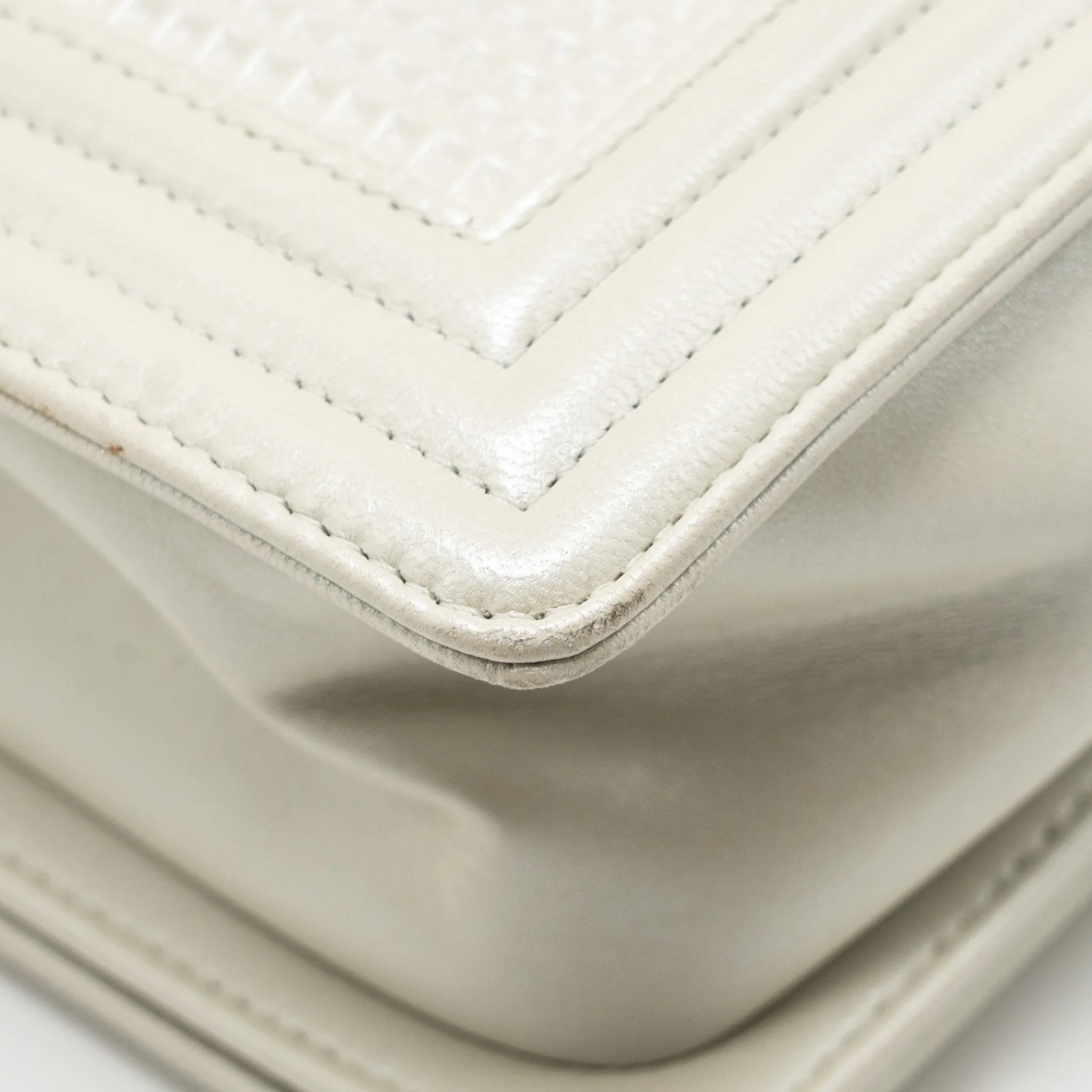 Chanel Boy Bag Metal Squared Lambskin White/Red GHW - Image 11