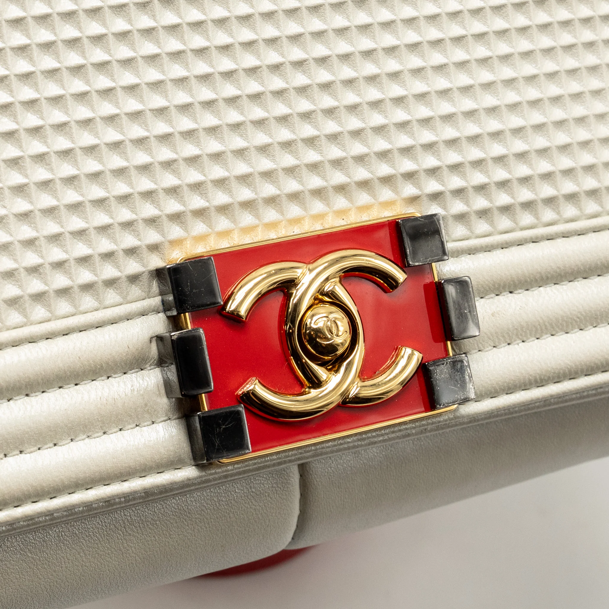 Chanel Boy Bag Metal Squared Lambskin White/Red GHW - Image 13
