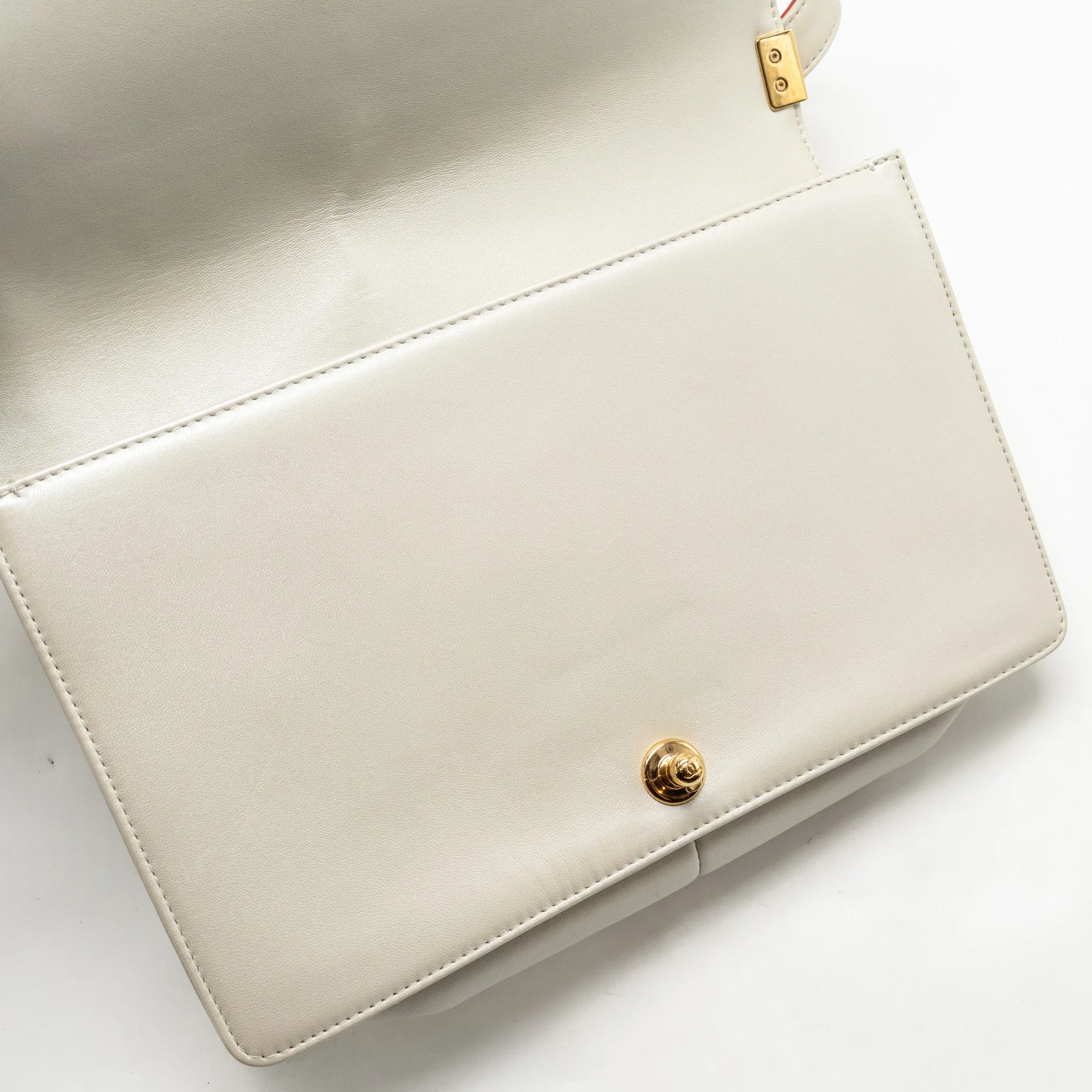 Chanel Boy Bag Metal Squared Lambskin White/Red GHW - Image 14
