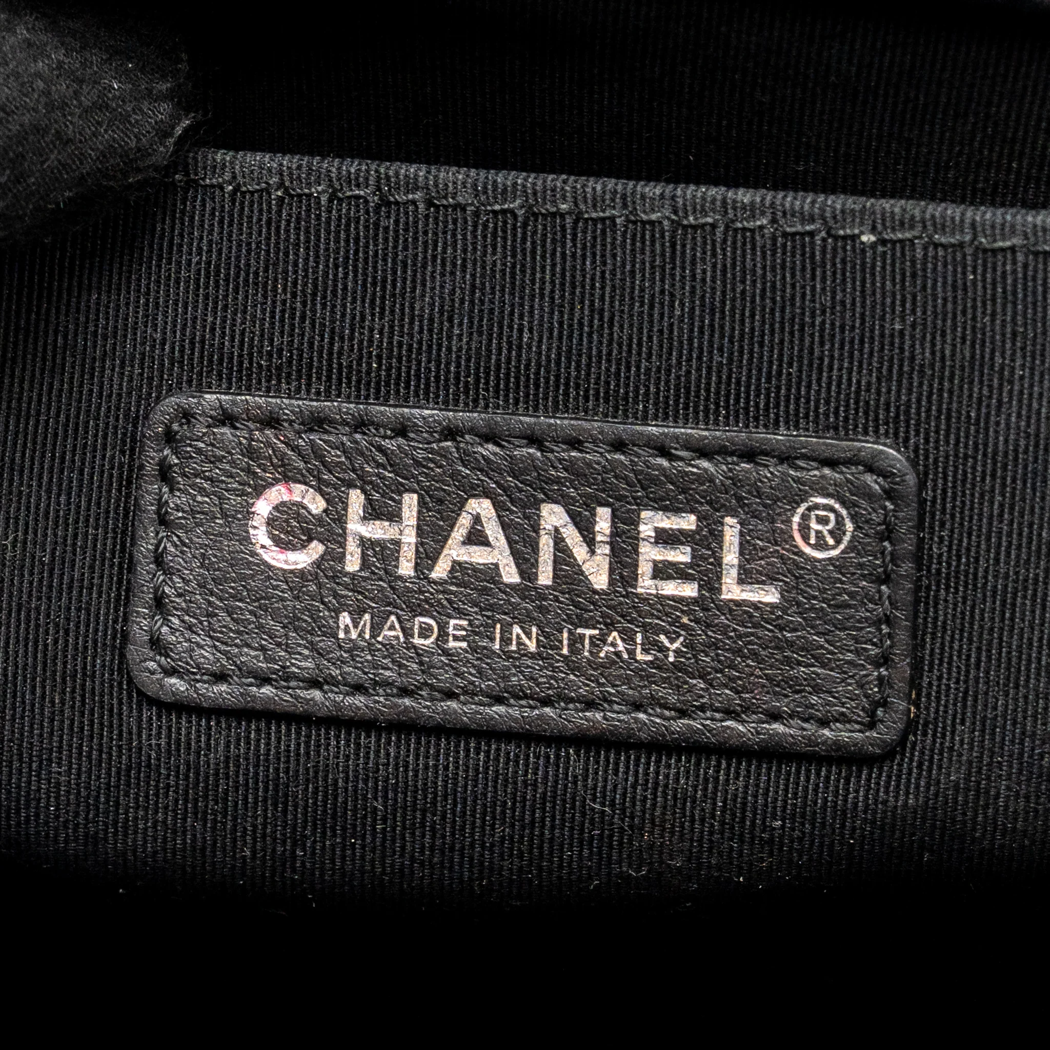 Chanel Medium Boy Bag Pearl Detailed Tweed/Calfskin Black SHW - Image 17