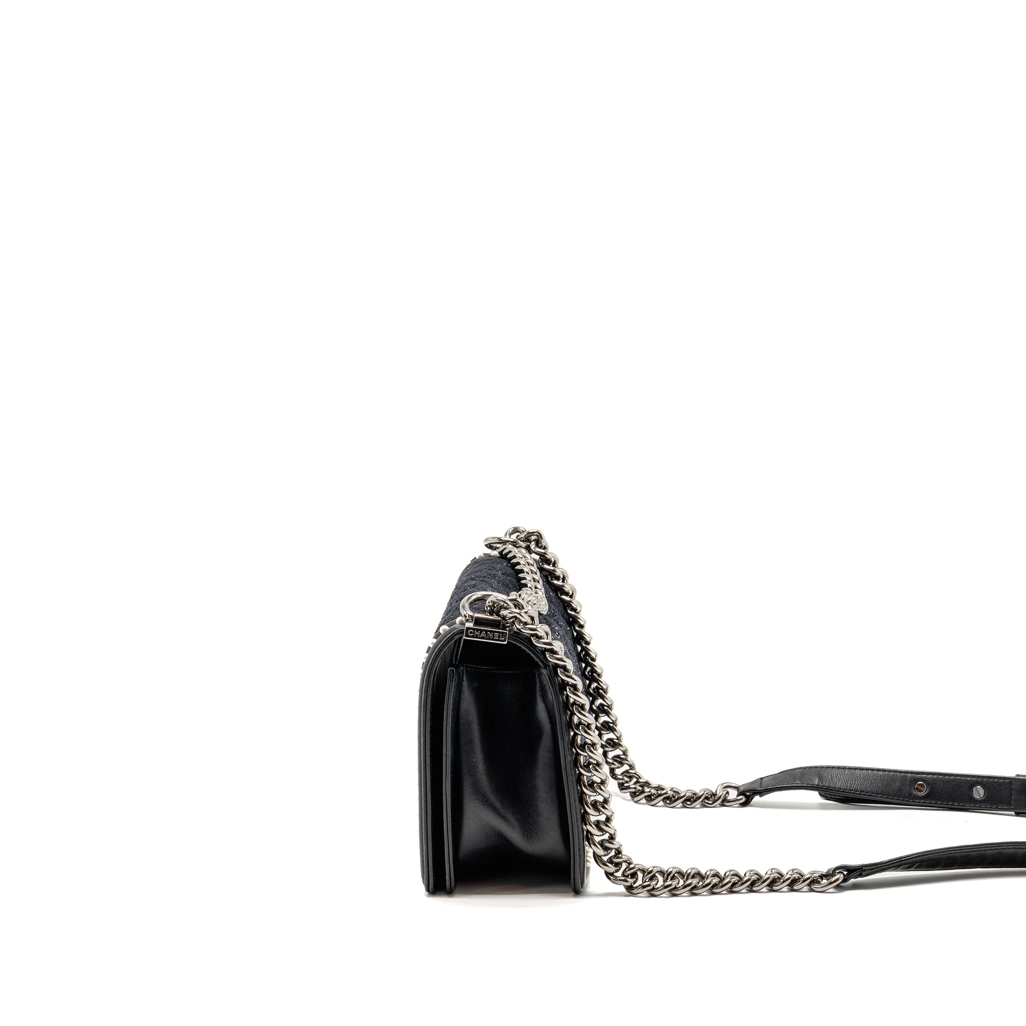 Chanel Medium Boy Bag Pearl Detailed Tweed/Calfskin Black SHW - Image 4