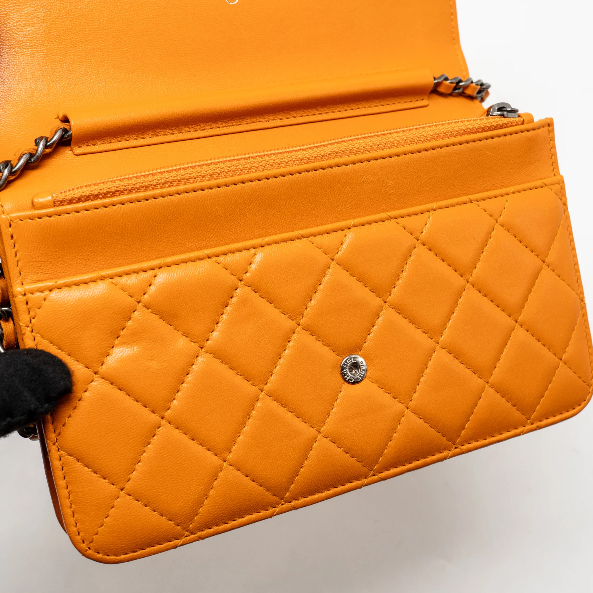 Chanel boy wallet on chain lambskin orange ruthenium silver hardware - Image 17