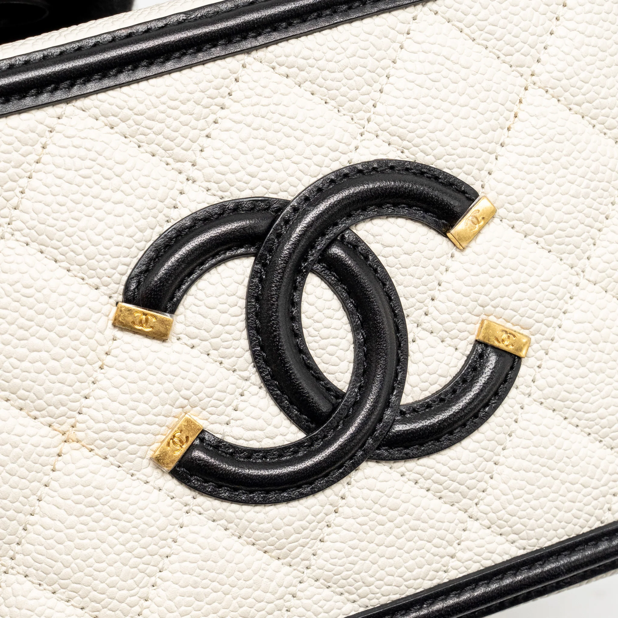 Chanel CC Filigree Vanity Case Caviar White/Black GHW - Image 14