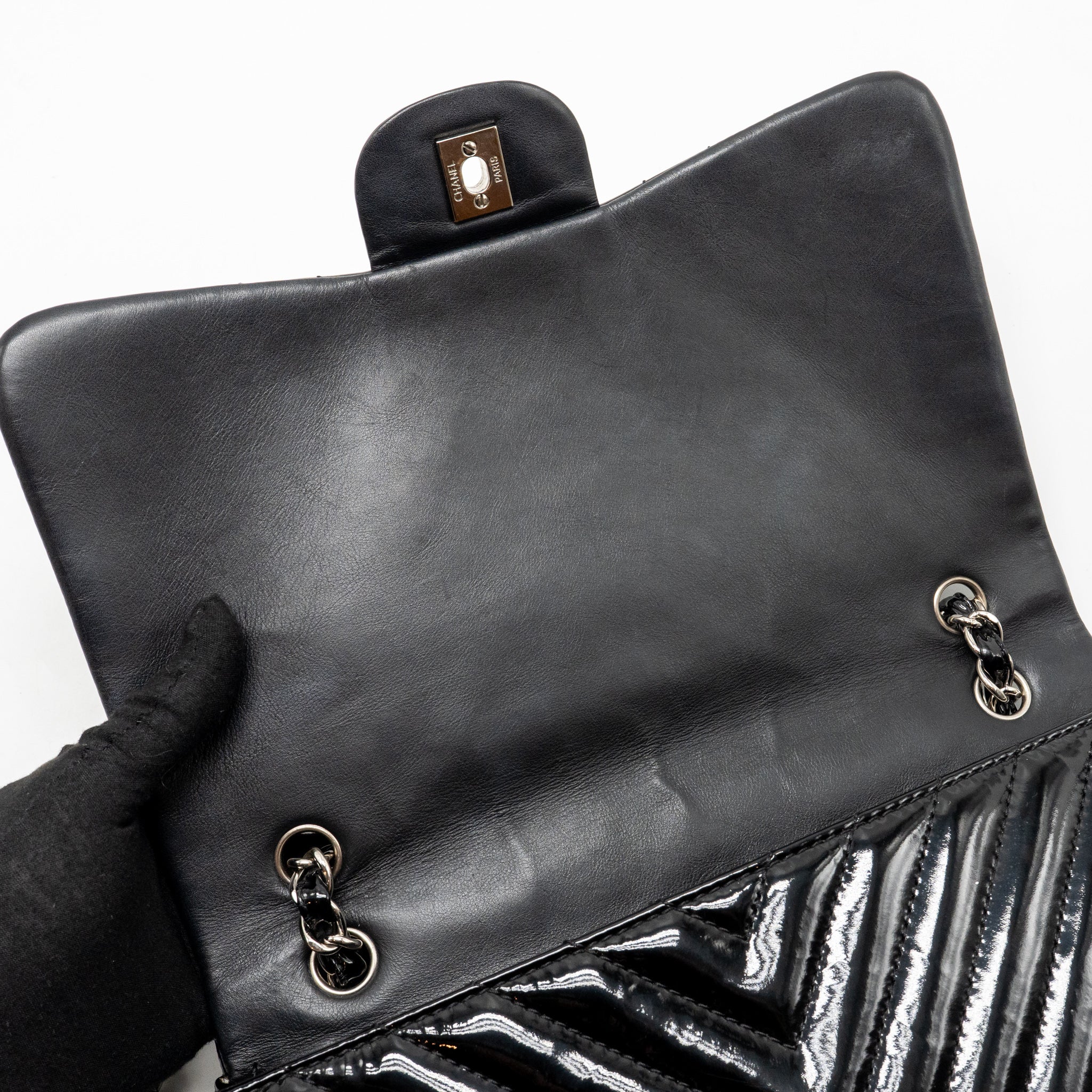 Chanel chevron jumbo single flap bag patent black SHW - Image 15