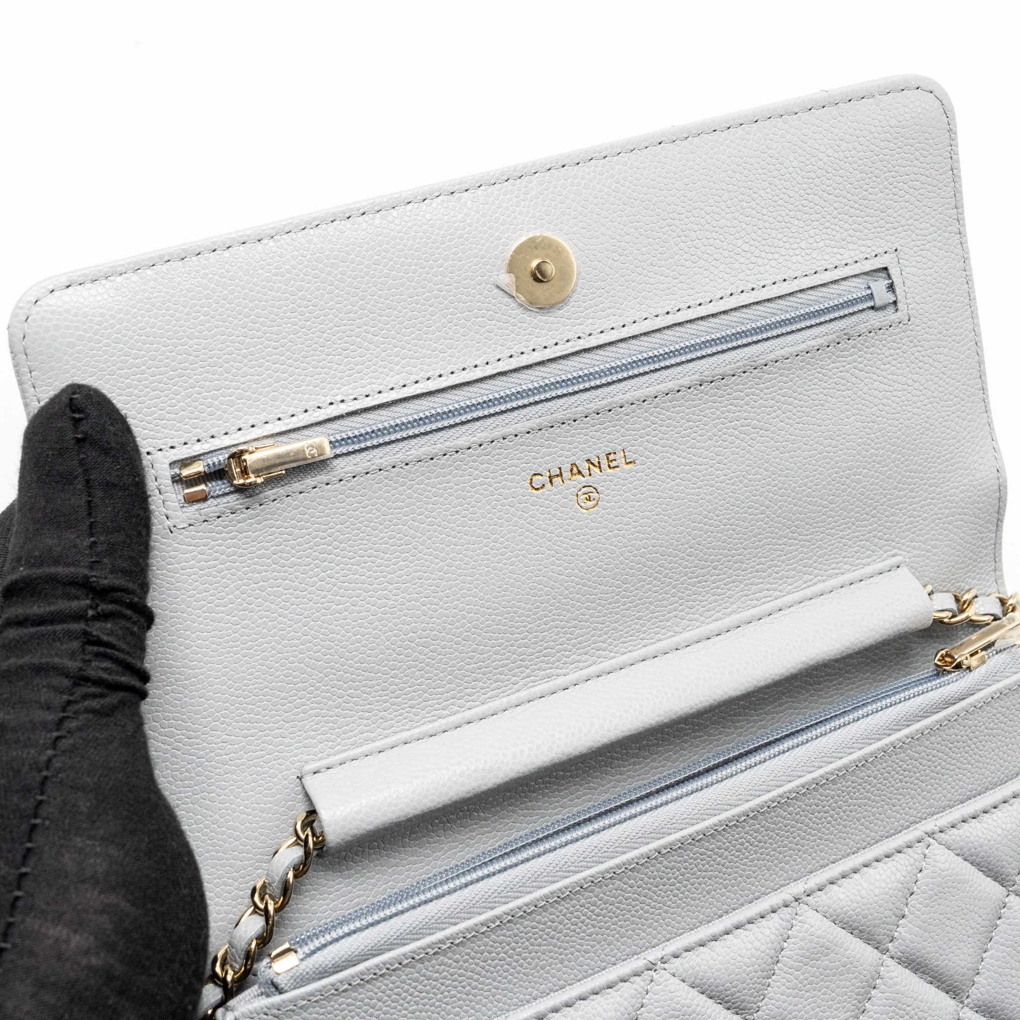 CHANEL Classic Wallet On Chain Caviar Light Grey LGHW (Microchip) - Image 14