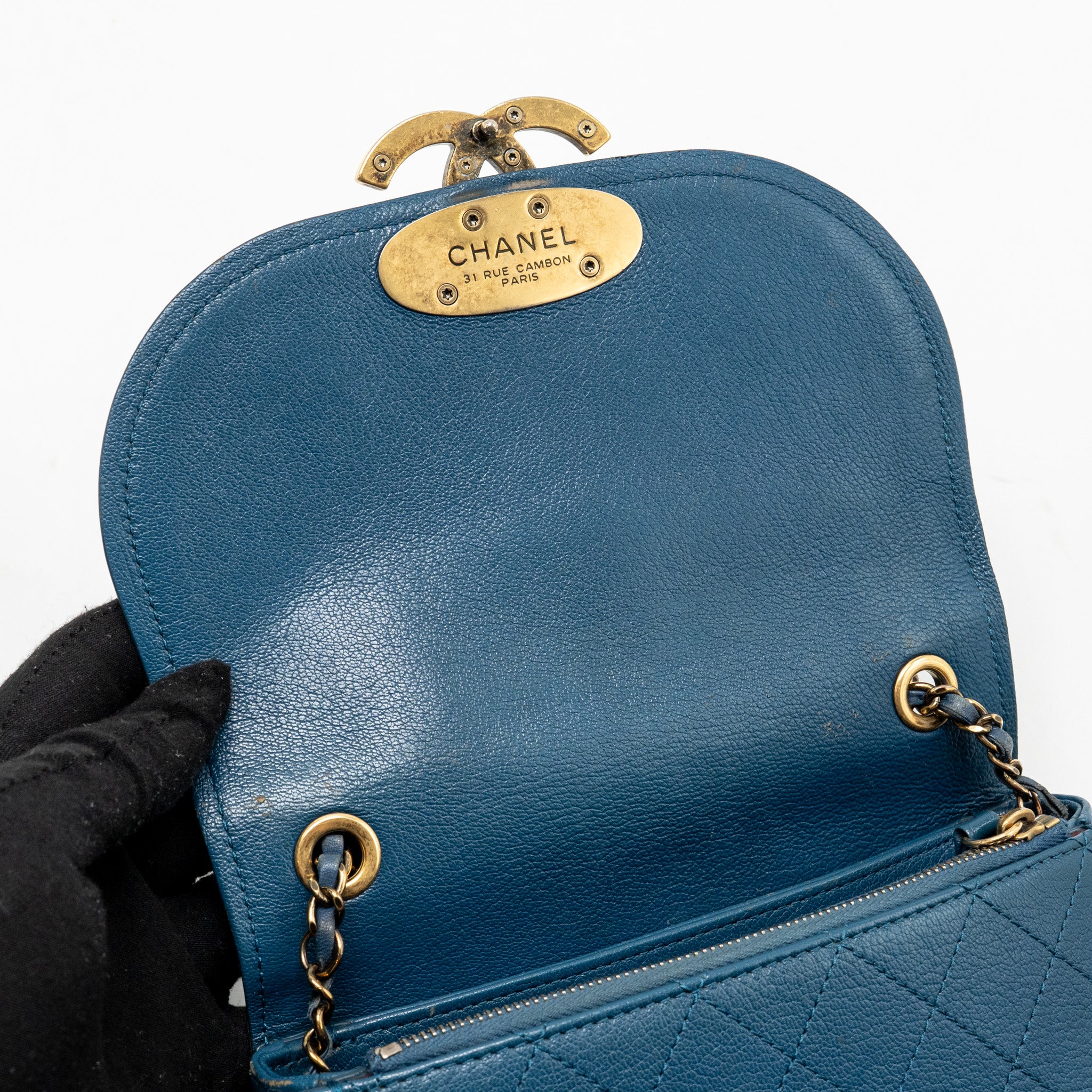 Chanel coco curve flap bag leather blue GHW - Image 17