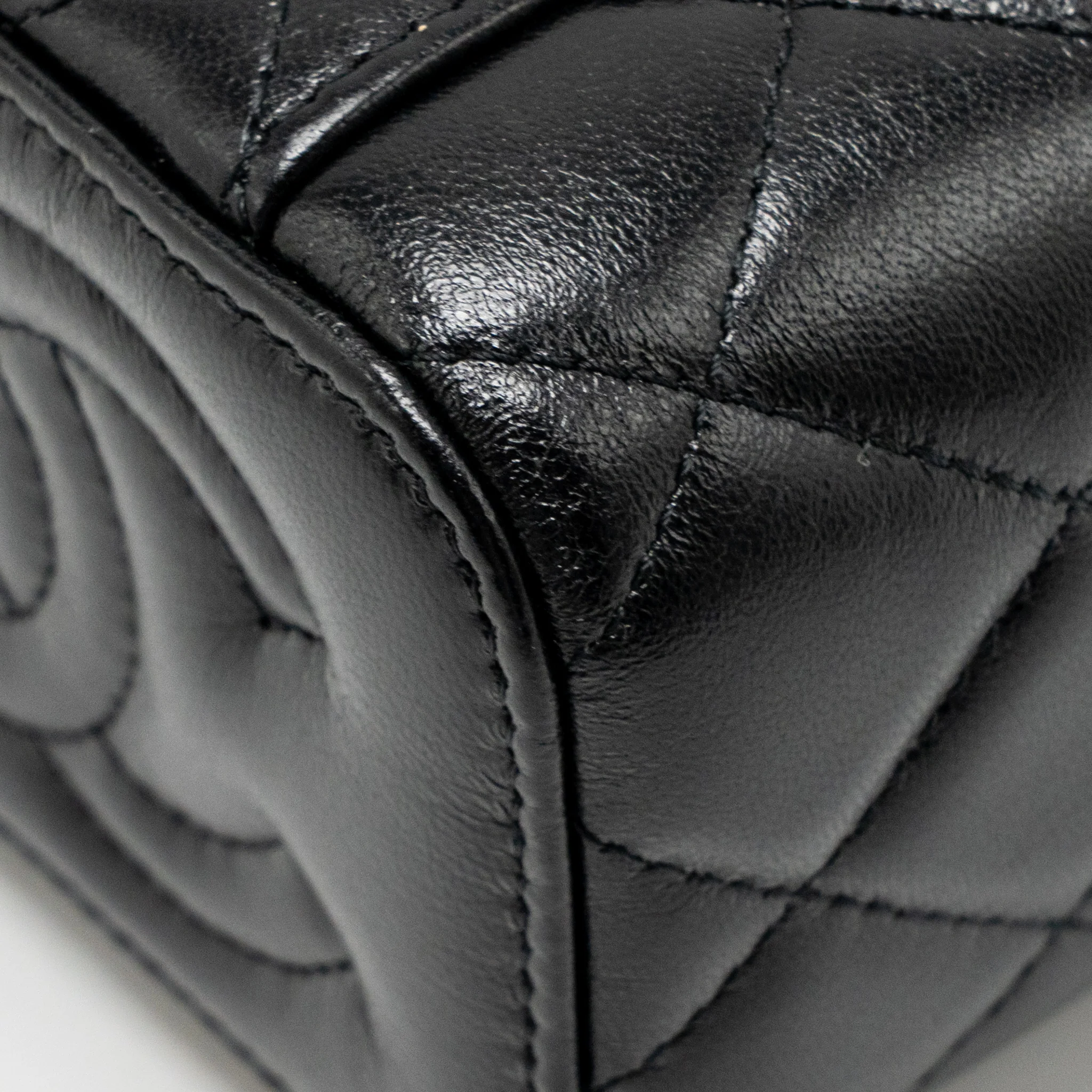 Chanel detail cc logo mini vanity case with chain lambskin black GHW (microchip) - Image 12