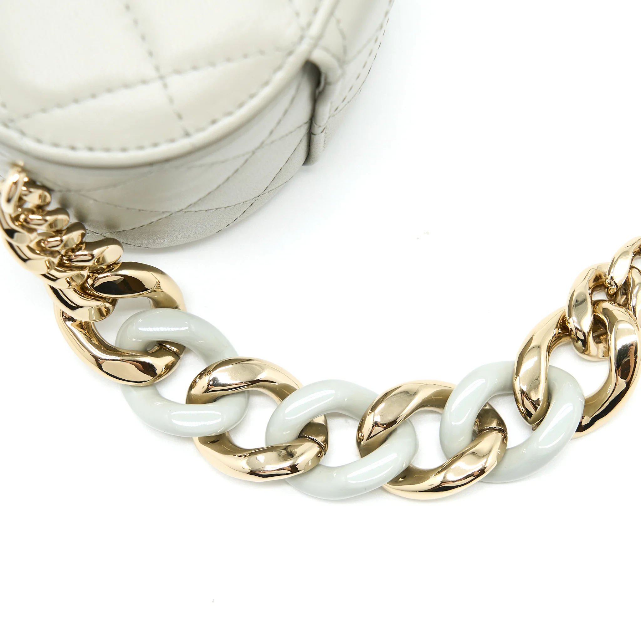 Chanel Giant Chain Mini Vanity Case Lambskin Light Grey LGHW - Image 7