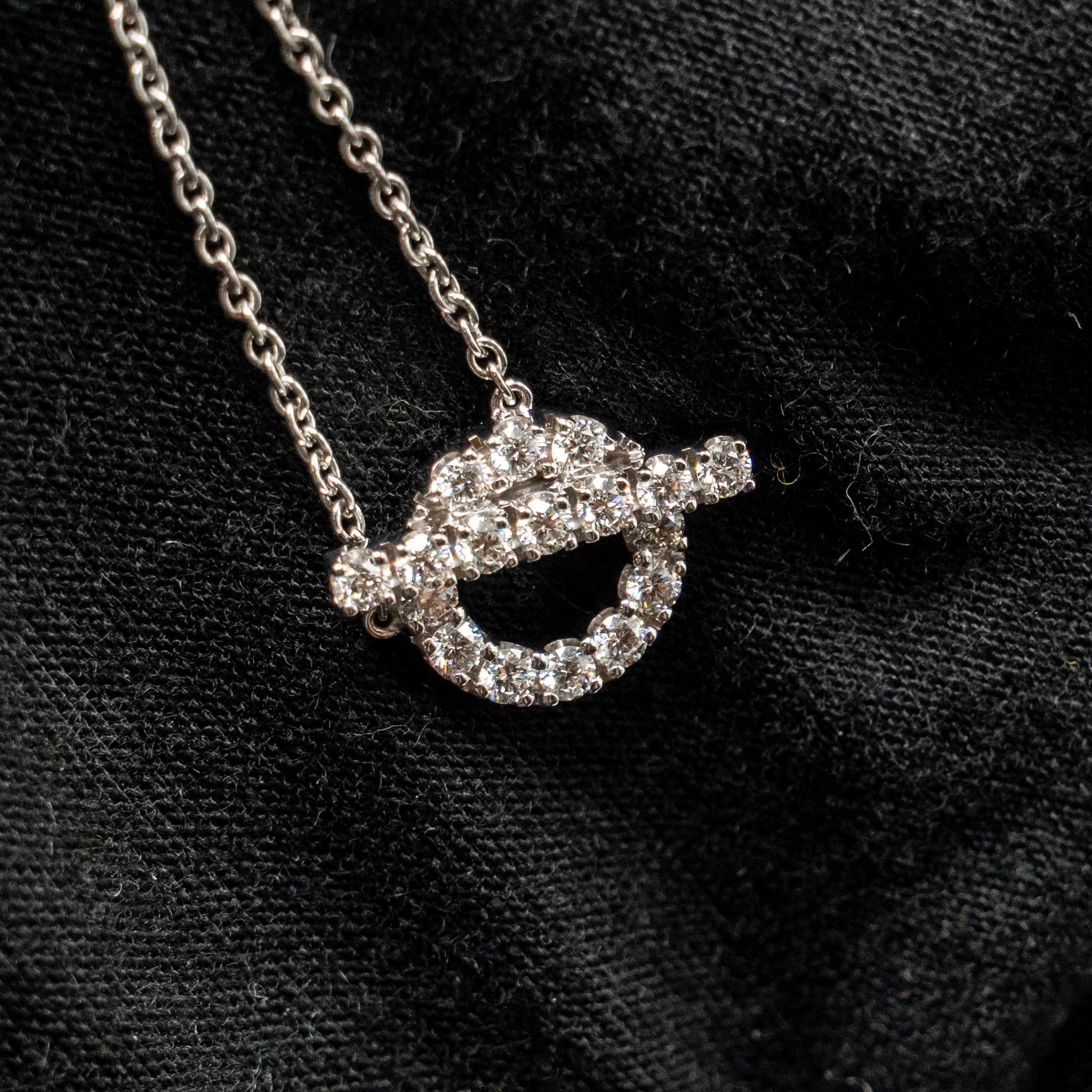 Hermes Finesse Pendant White gold Diamonds - Image 4