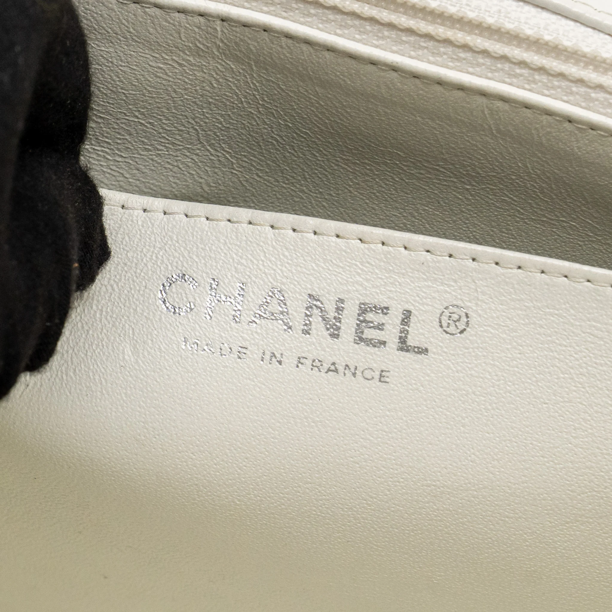 Chanel Jumbo Classic Single Flap Bag Caviar White SHW - Image 17