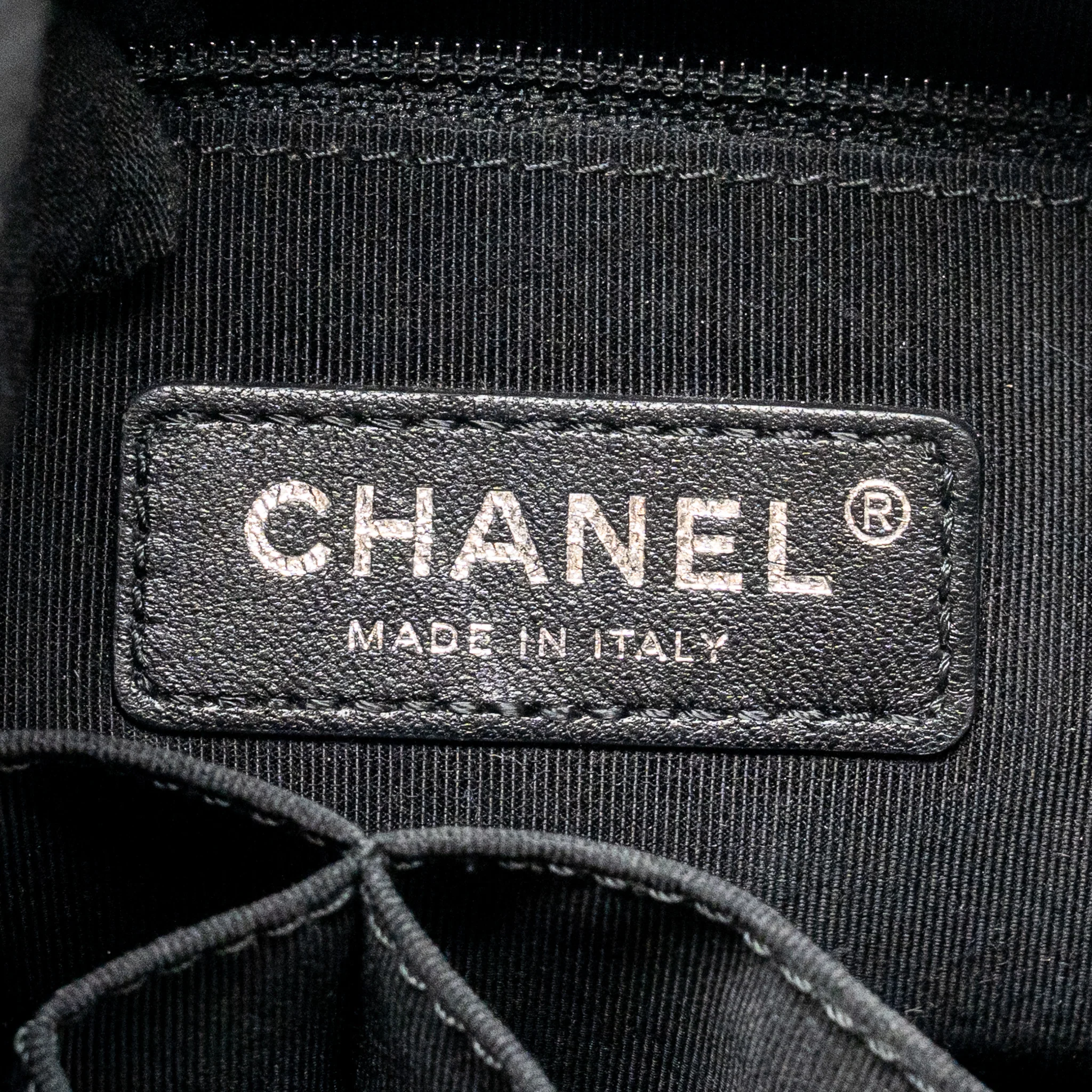 Chanel Large Gabrielle hobo bag calfskin/patent black multicolour hardware - Image 14