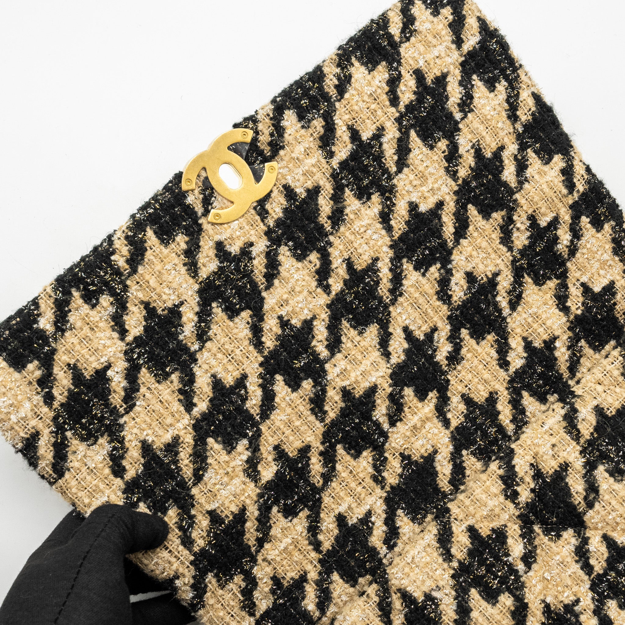 Chanel Maxi 19 Bag Tweed Beige/Black Multicolour Hardware - Image 15