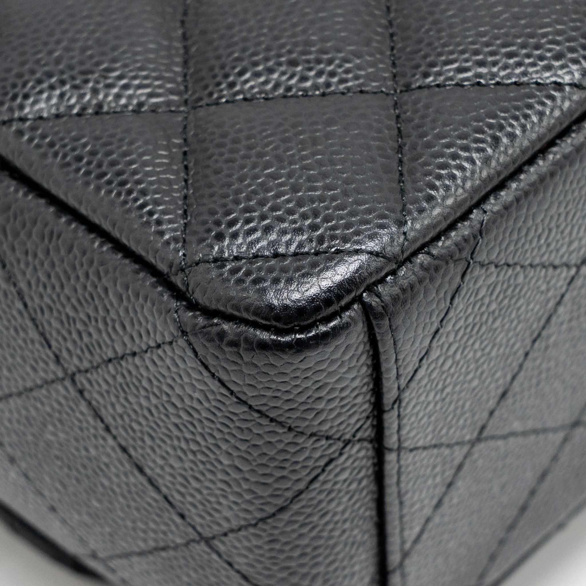 Chanel Maxi Classic Double Flap bag Caviar Black GHW - Image 11
