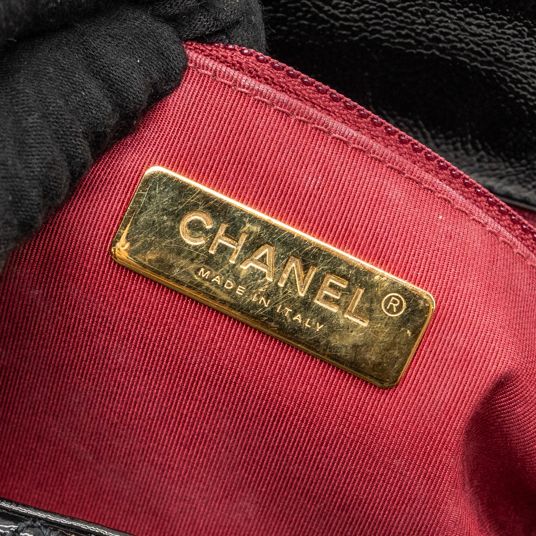 chanel medium 19 bag shiny calfskin black multicolour hardware - Image 14