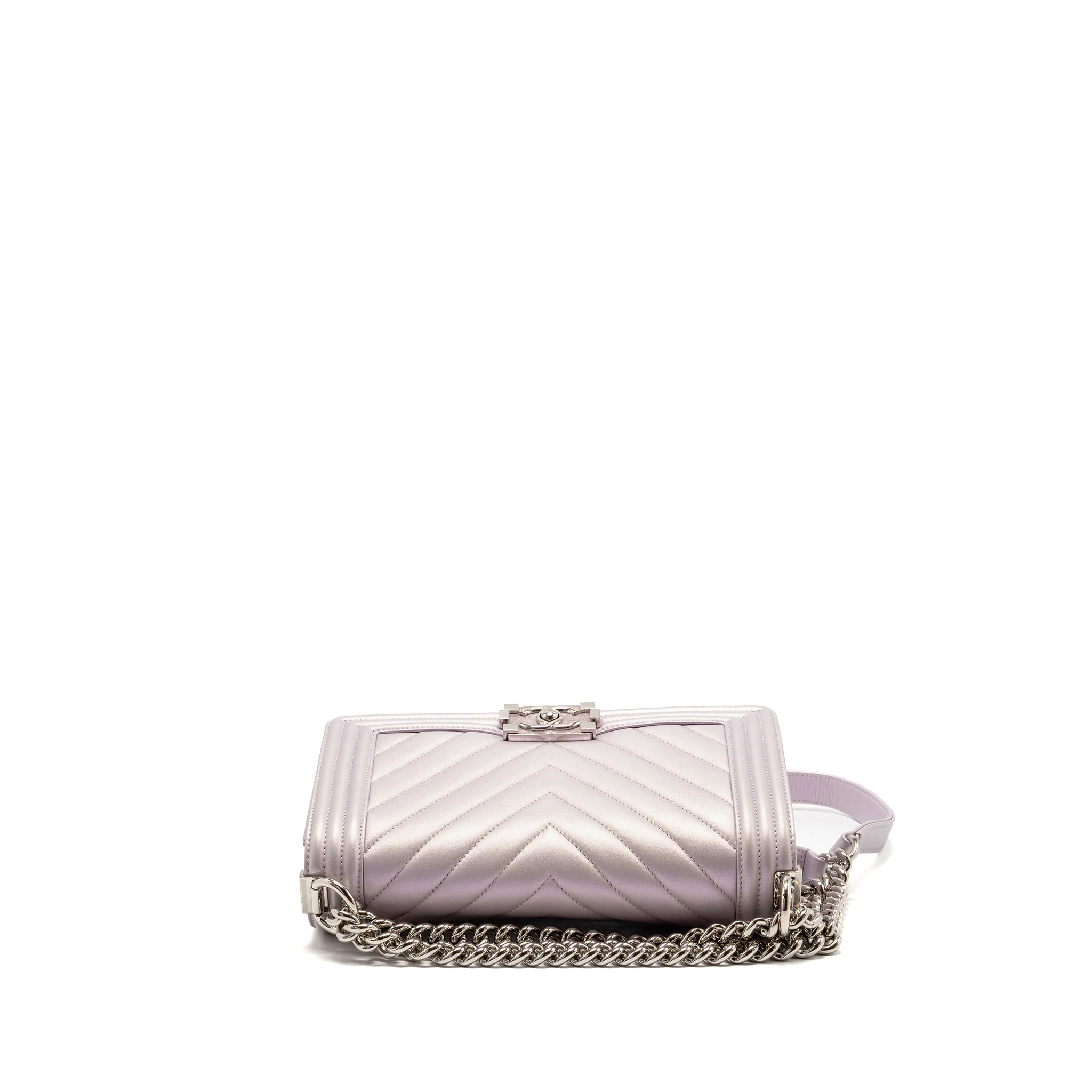 Chanel medium boy bag chevron Lambskin iridescent lilac SHW - Image 5