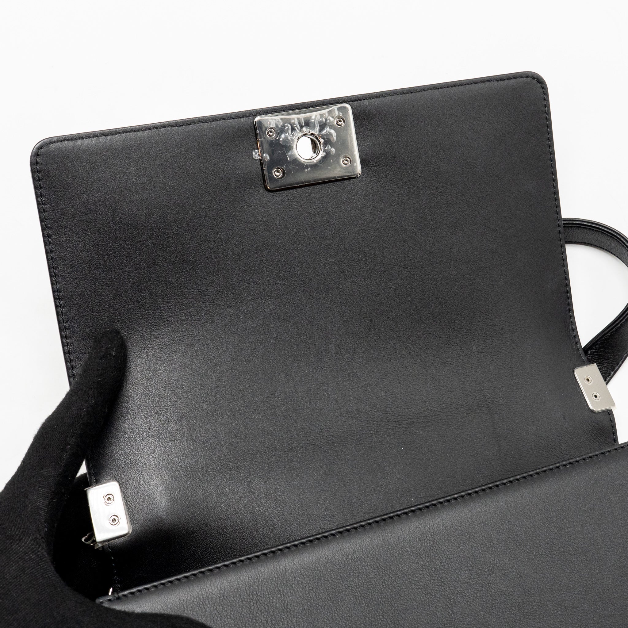 Chanel Medium boy bag fabric / lambskin black SHW - Image 16