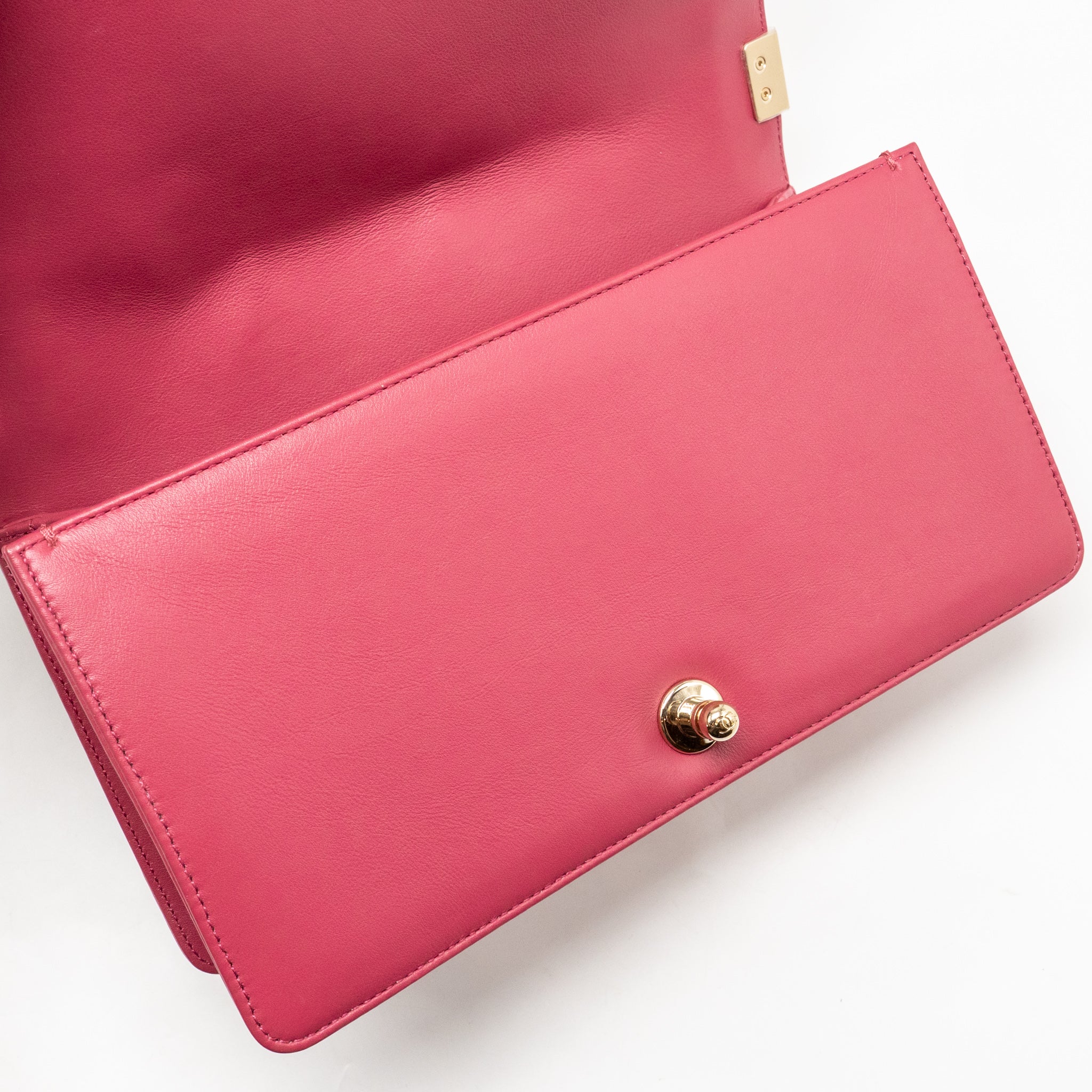 Chanel Medium Boy Bag fabric / leather pink LGHW - Image 13