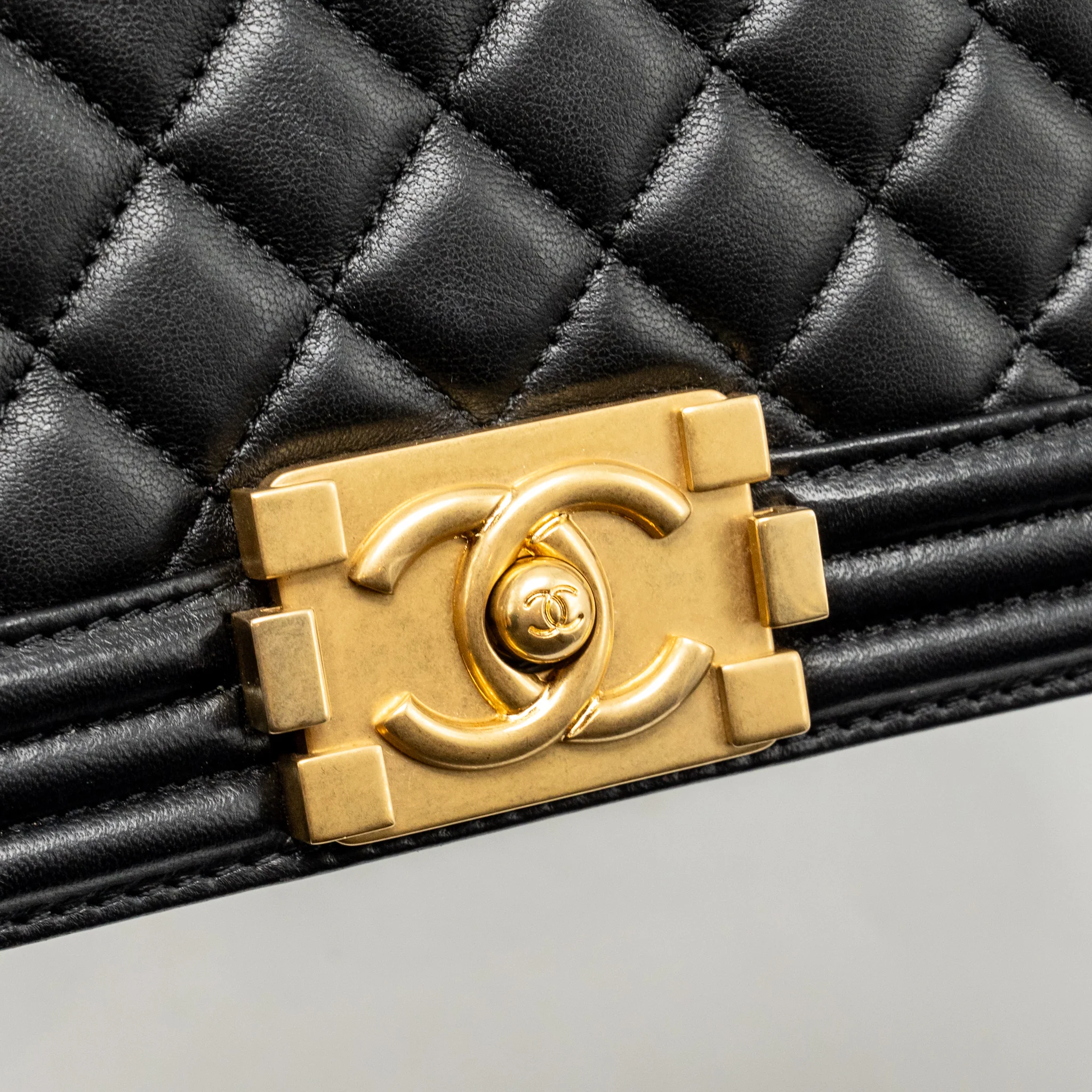 Chanel Medium Boy Bag lambskin black GHW - Image 12