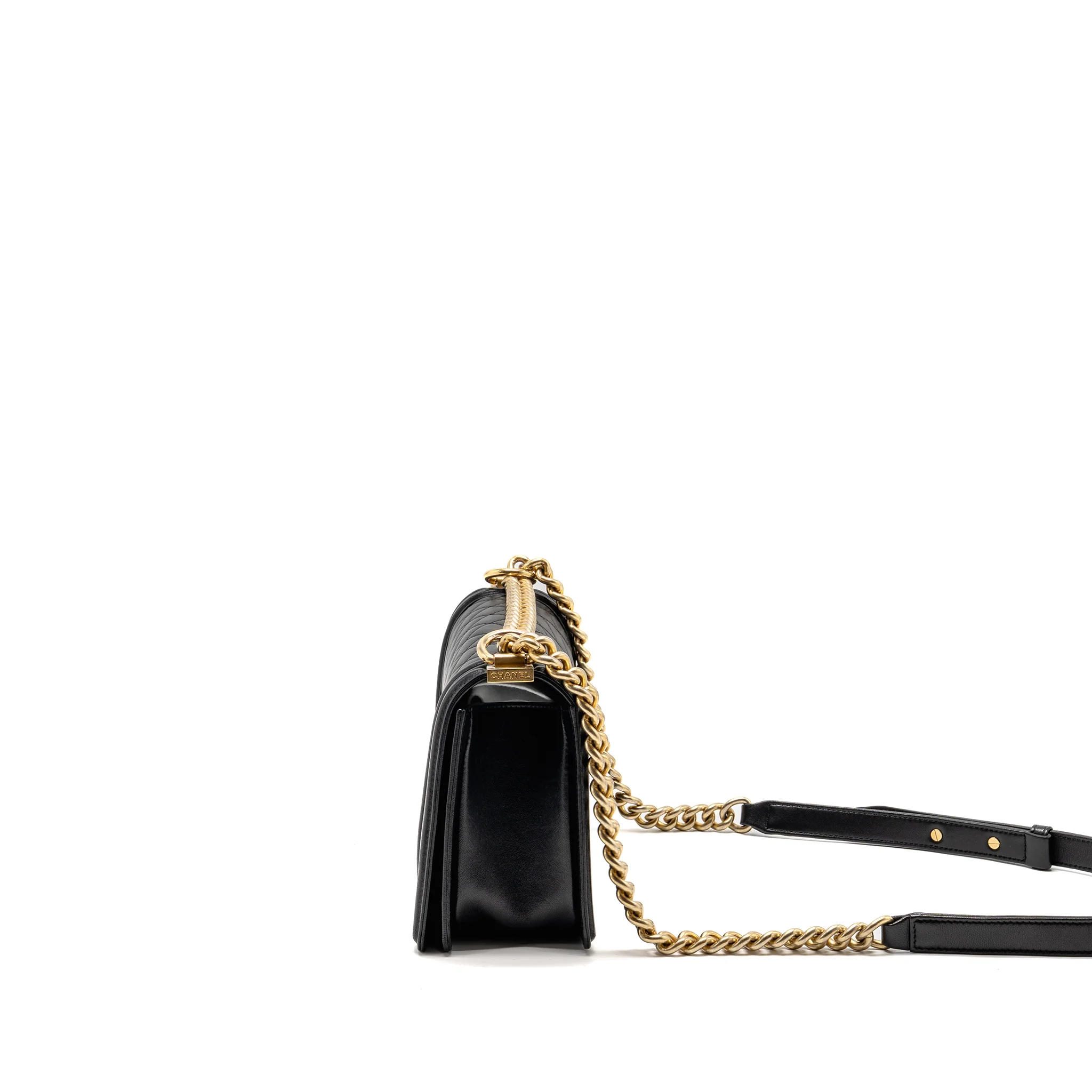 Chanel medium boy bag lambskin black GHW - Image 4