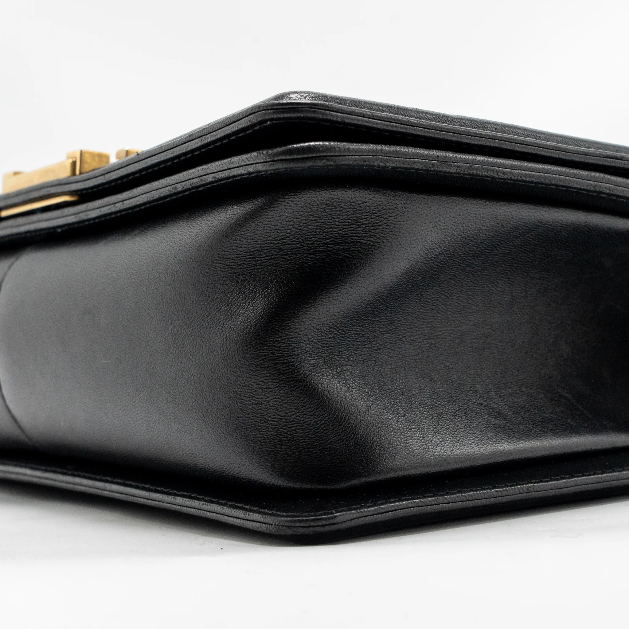 Chanel medium boy bag lambskin black GHW - Image 8
