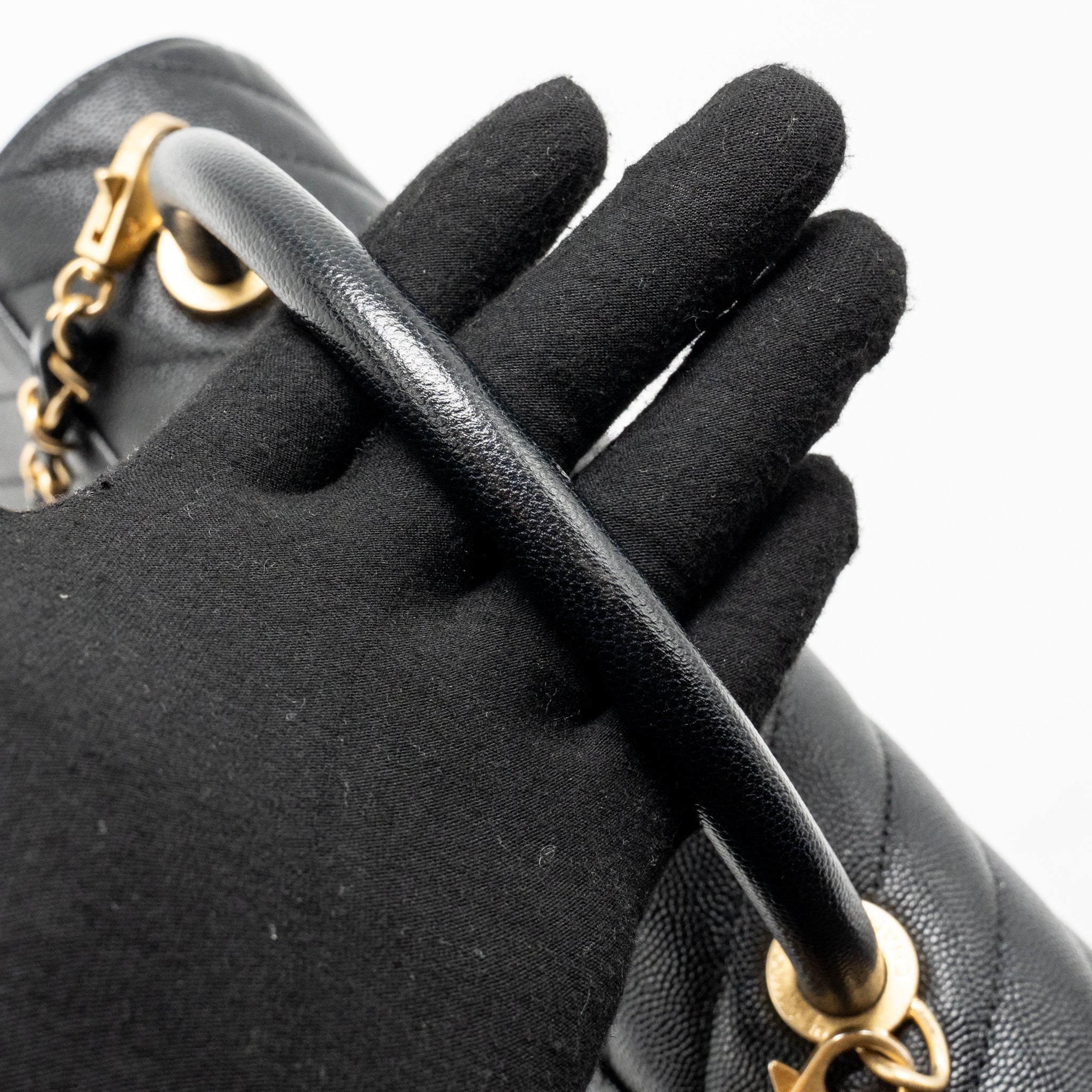 Chanel Medium Chevron Coco handle caviar black GHW - Image 12