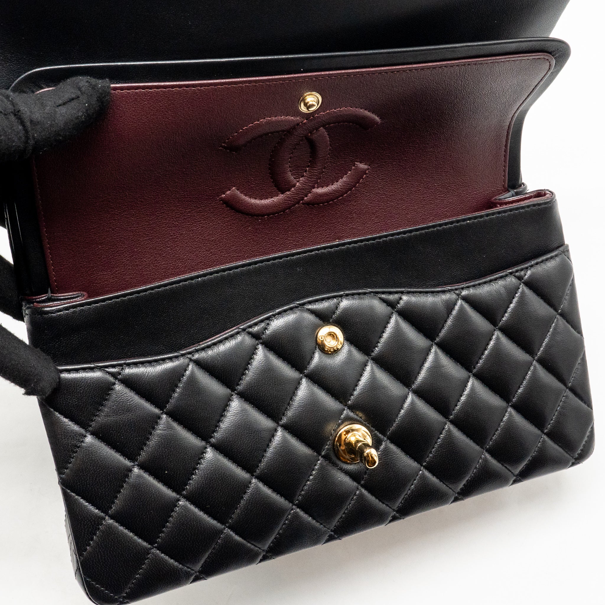 Chanel medium classic Double flap bag lambskin Black GHW - Image 15